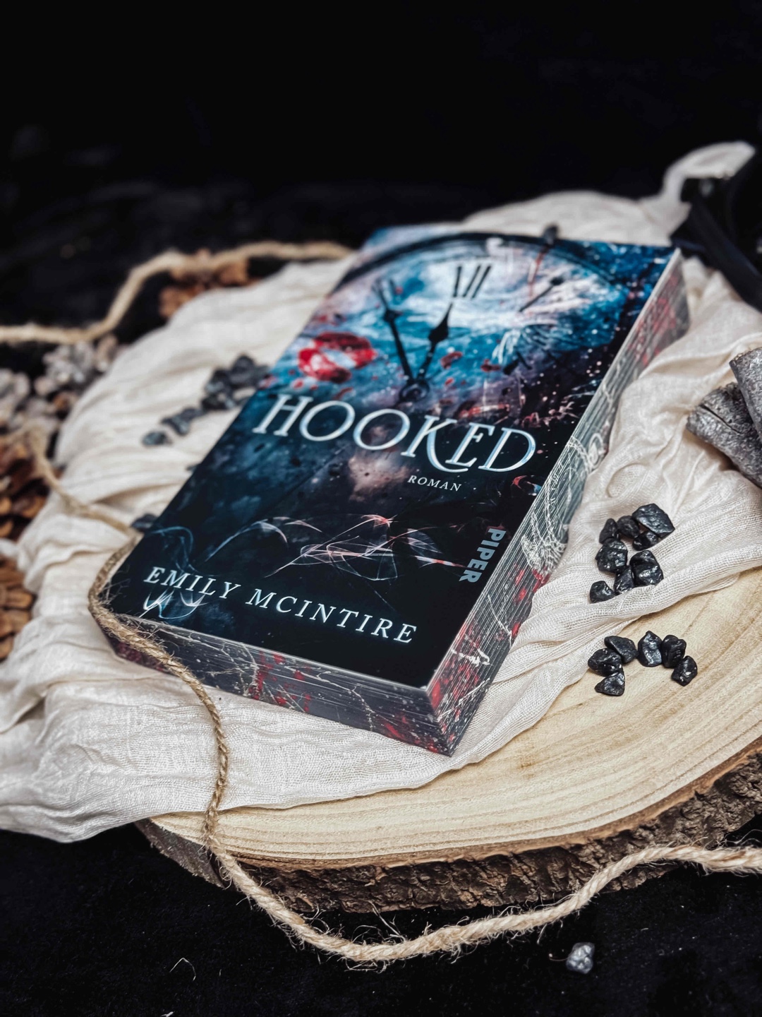 Ein unfassbar gelungenes Buch aber für mich keine Dark Romance