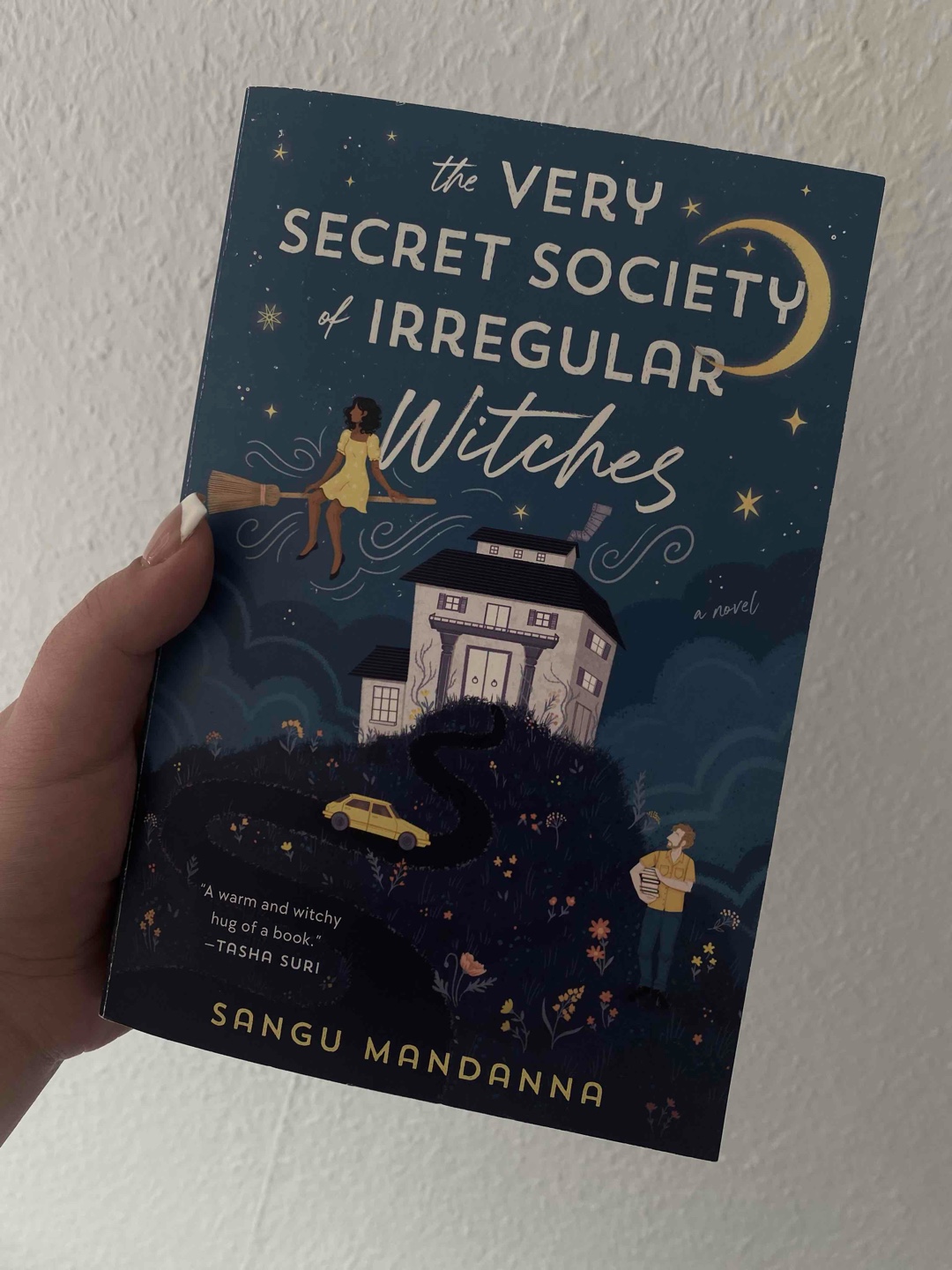perfect cozy, witchy read✨