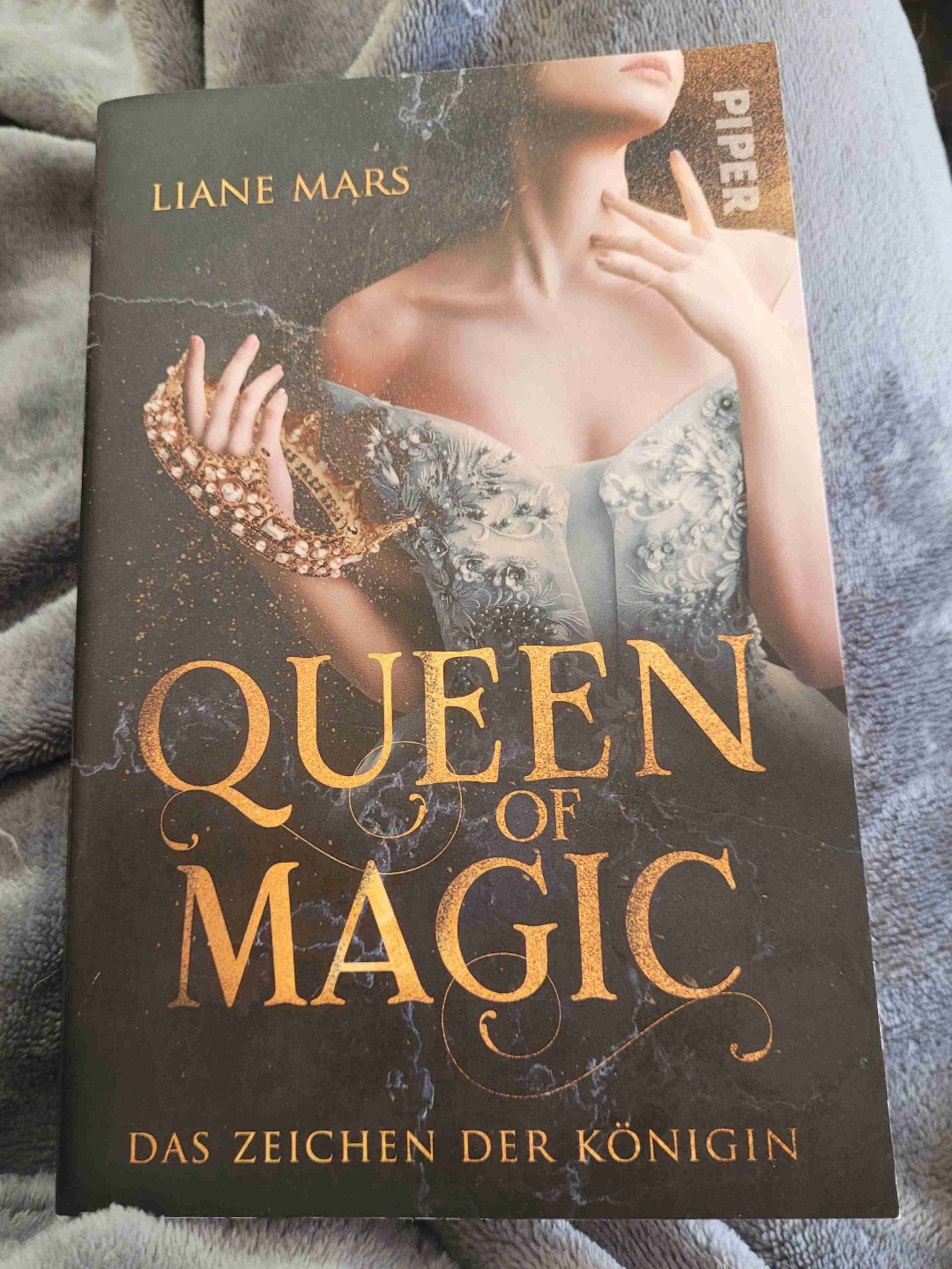 Interessante Fantasy Geschichte mit einer minimalen Liebesgeschichte 