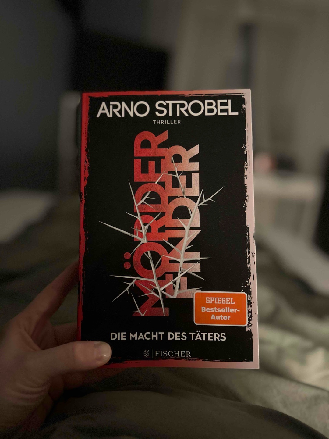 Ein kleinen Tick besser sogar noch als Band 1 ☺️ war spannend bis zum Schluss und teilweise lag ich sogar richtig mit meinen Ideen 💡 🕵️♀️
Reihe wird Safe fertig gelesen 📚