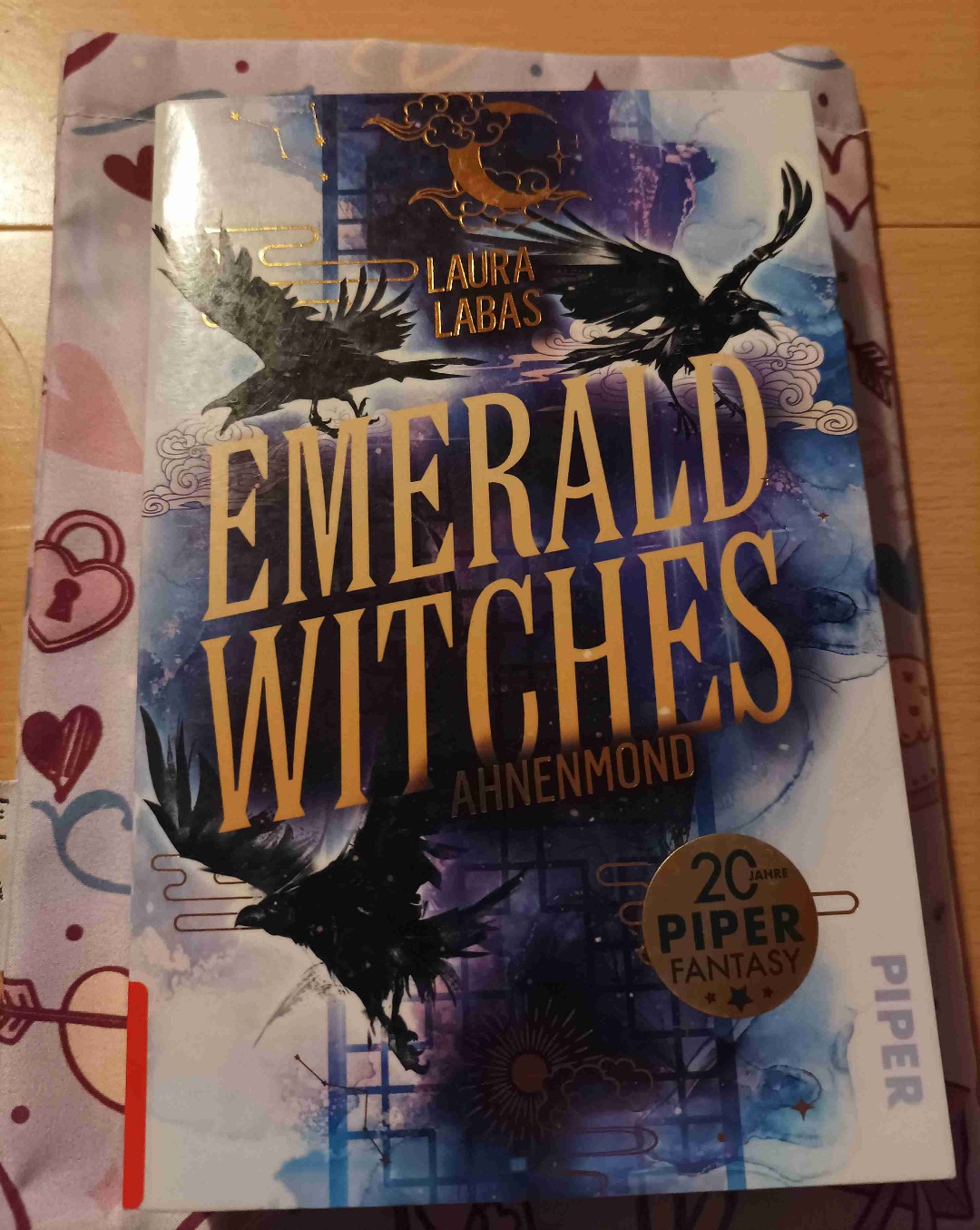 Mir hat das Buch doch noch sehr gut gefallen! Auch wenn ich 6 Tage benötigt hatte um es zu beenden! 😊