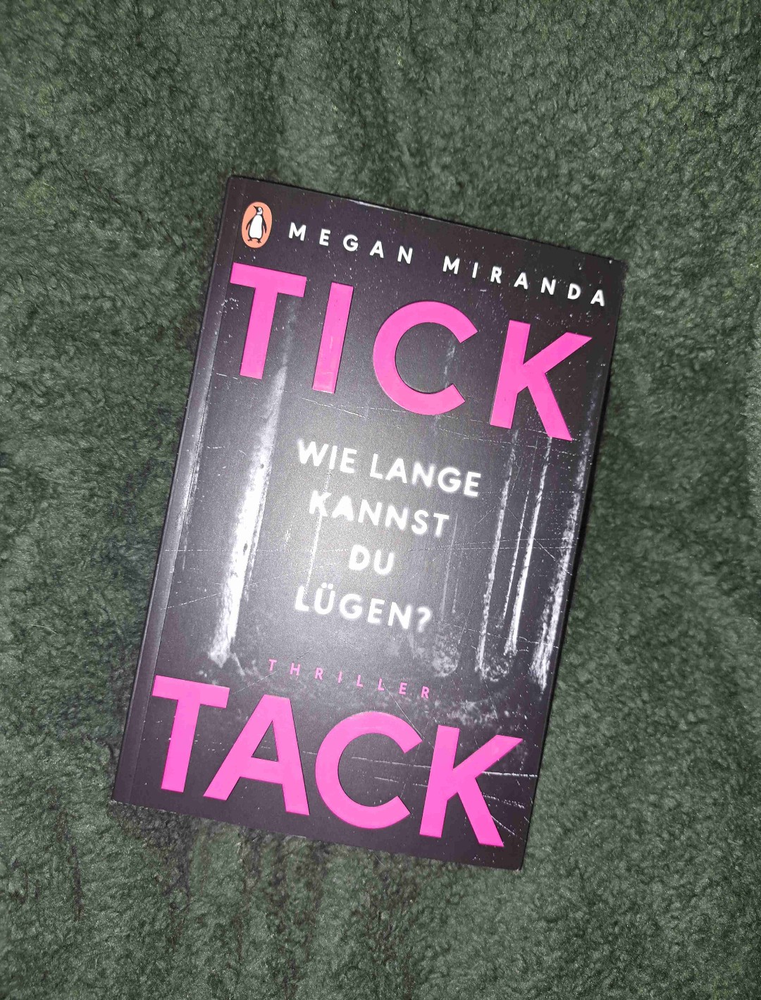 Sehr langgezogen und für mich absolut nicht spannend 📚