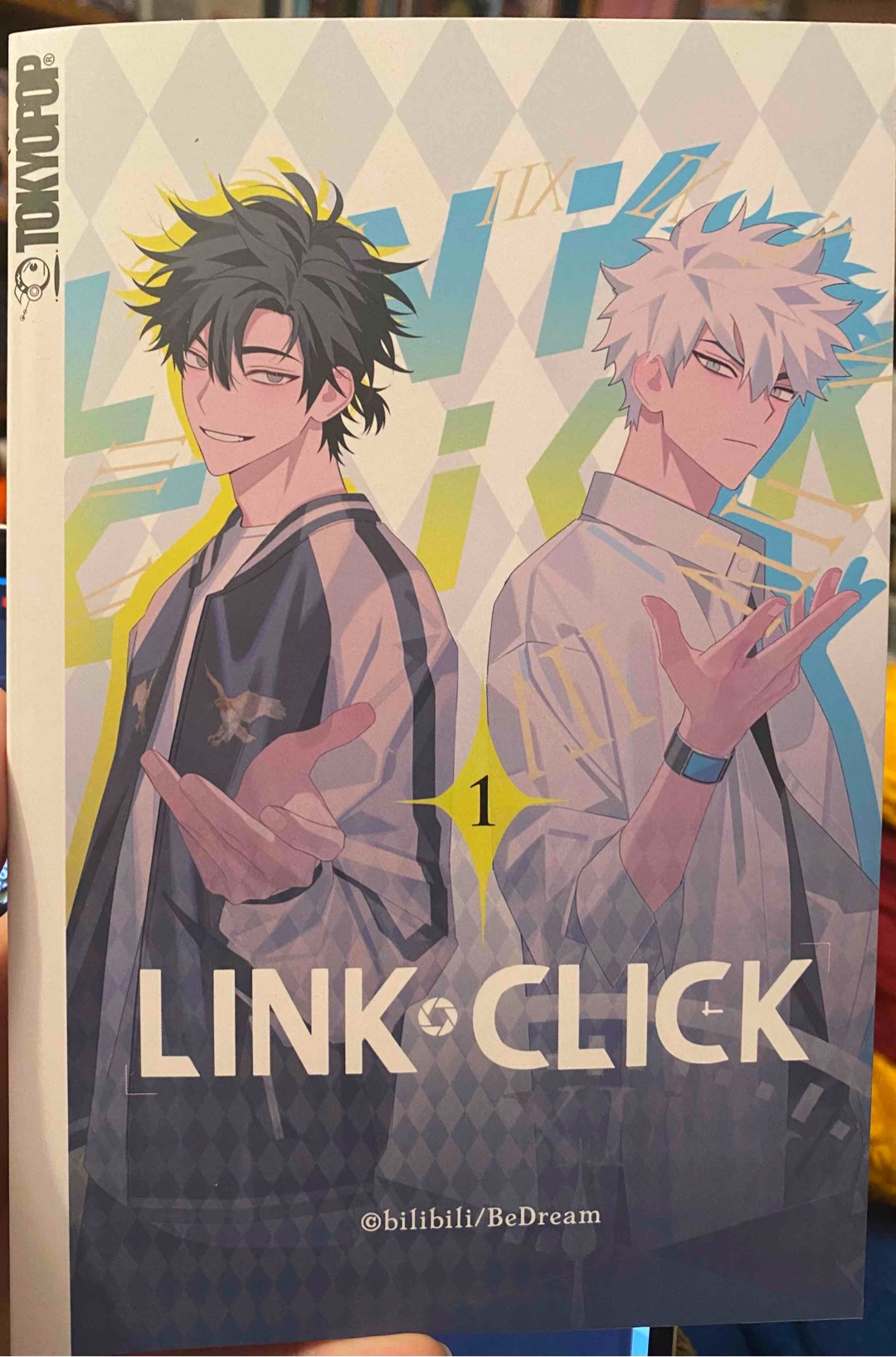 Link Click, Band 1