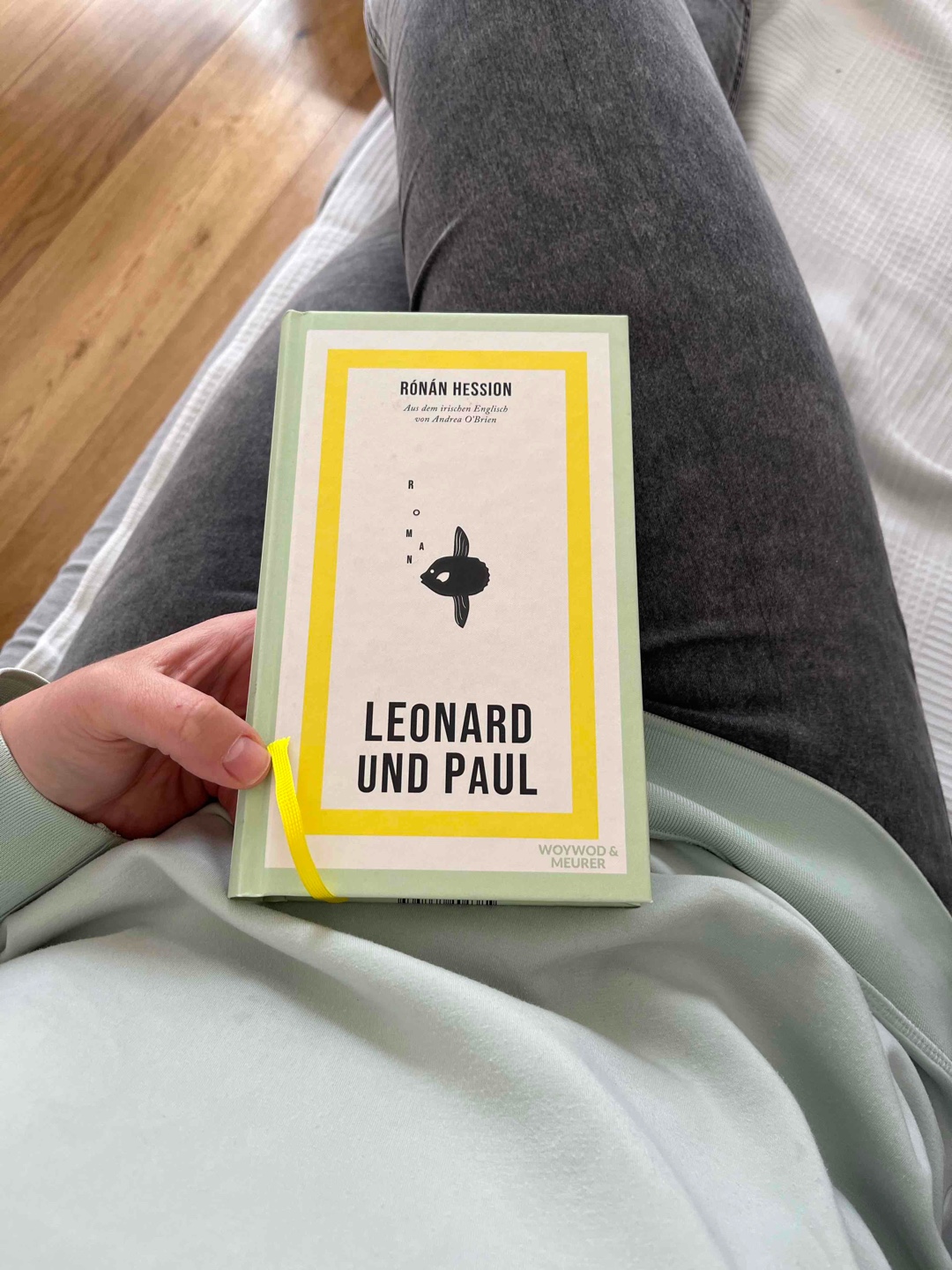 Ein Plädoyer für das Unaufgeregte.
Ruhig, leise, schön.
Für meinen Geschmack jedoch leider eine Spur zu lang (-sam).