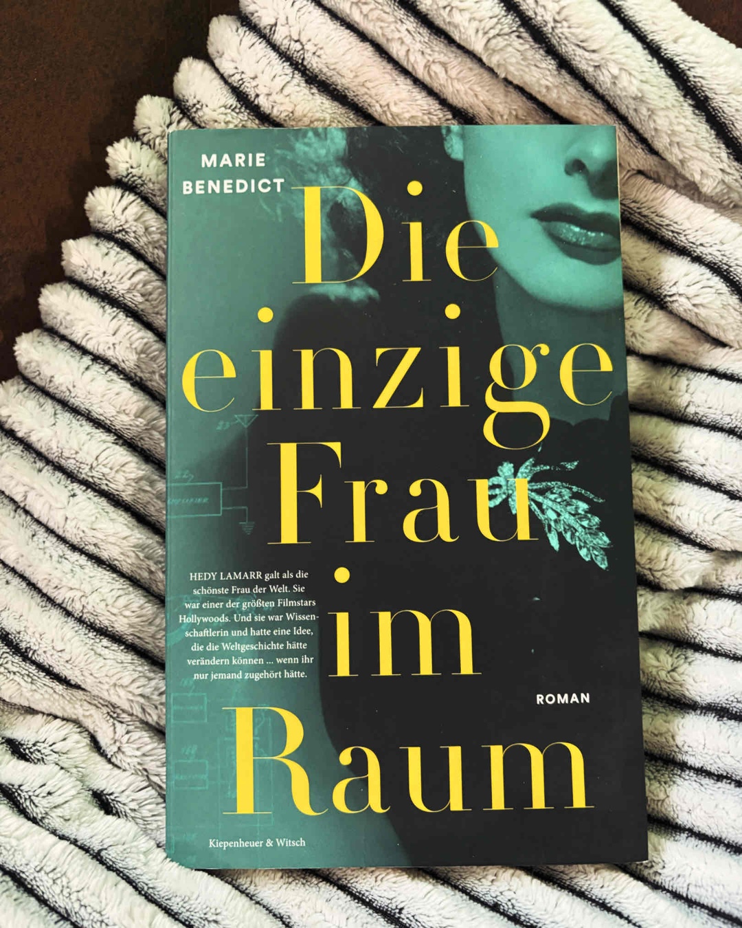 Zeitgenössisches Buch
