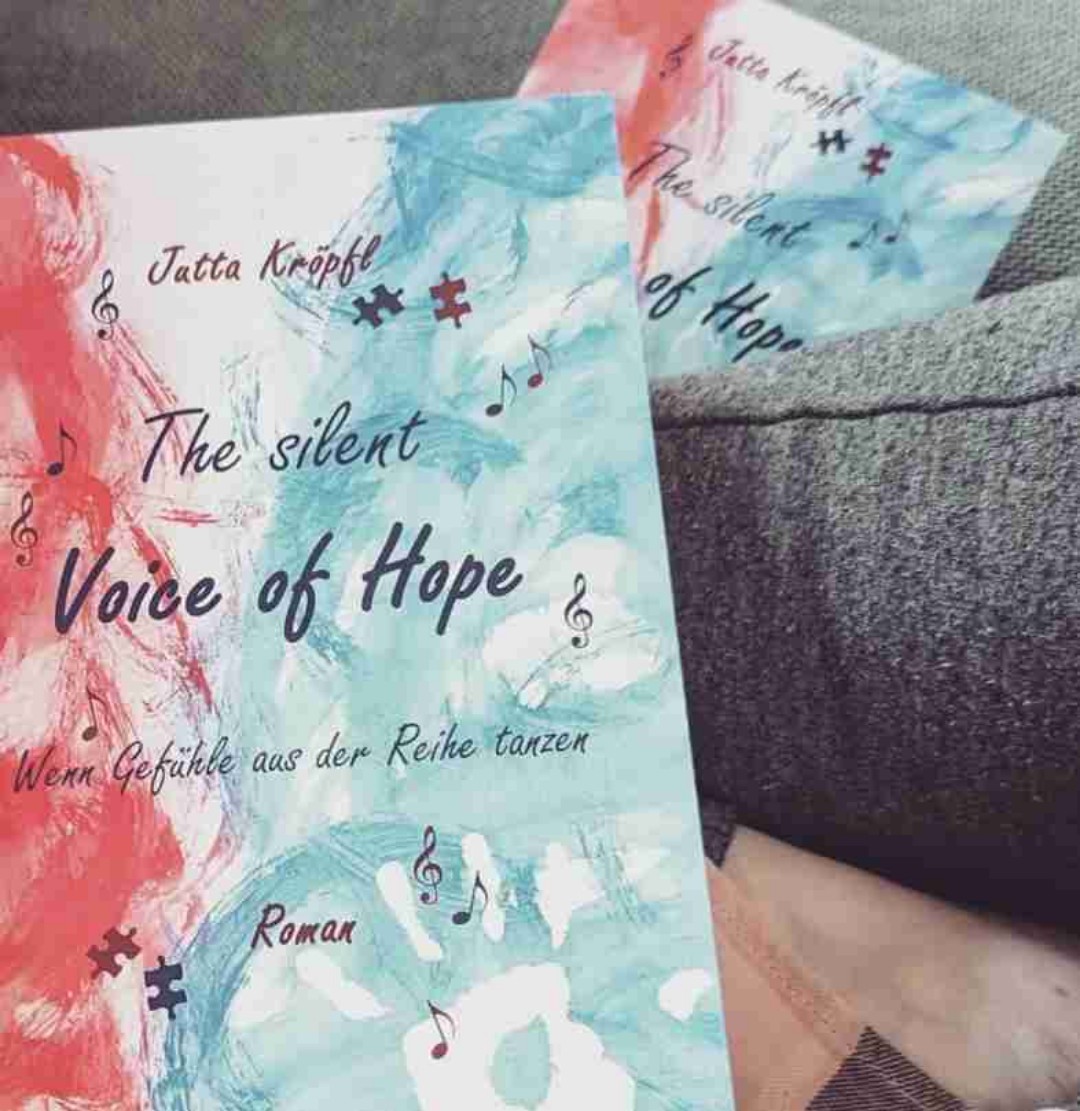 ,,The silent Voice of Hope" ist eine sehr emotionale Geschichte. Ich war beim lesen so derart im Geschehen gefangen, dass ich rund um mich rum alles vergessen habe. Ich habe in der Geschichte gelebt und gefühlt.