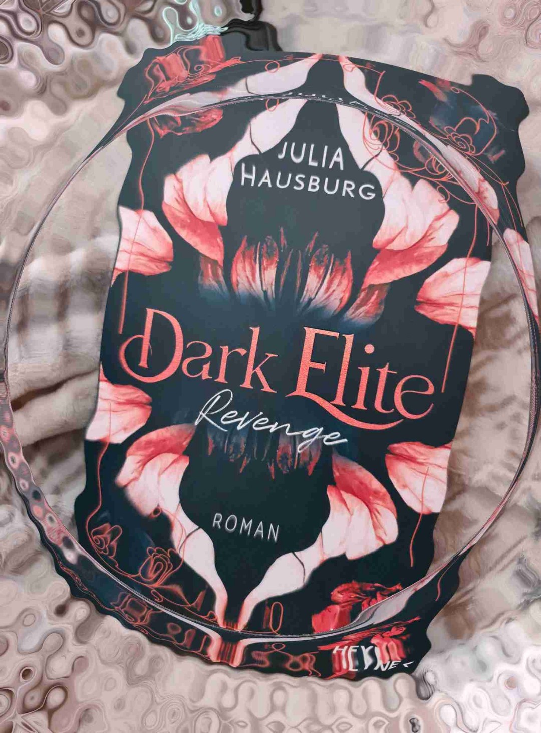 Schönes Setting, Luft nach oben bei "Dark" Academia