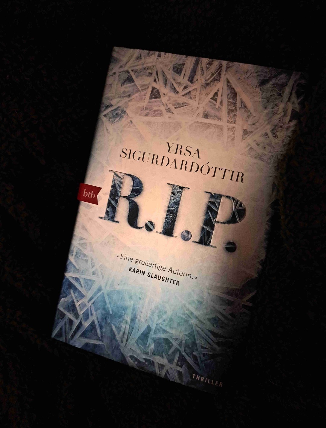 Richtiger spannender Thriller mit echt gutem Schreibstil! 🤯📚