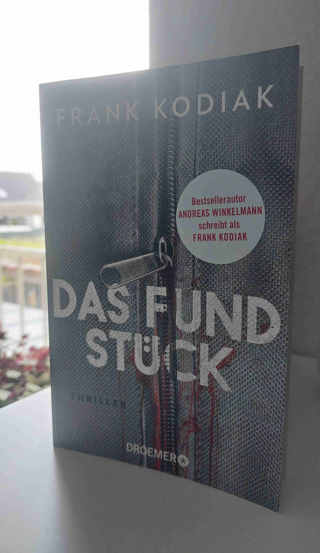 Ein guter Thriller.
Rezension ohne Spoiler!