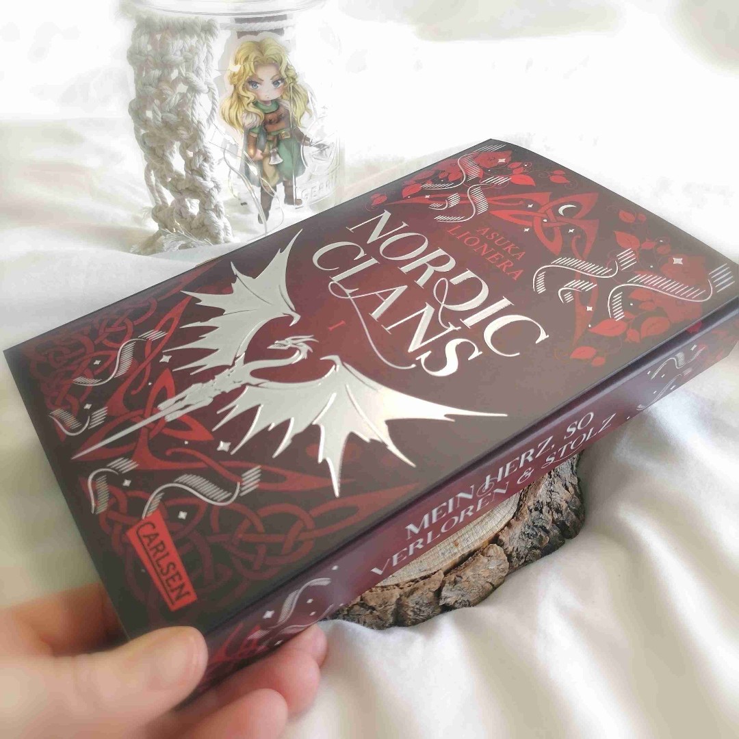 Was für ein Auftakt. Rivals-to-Lovers, Forbidden Love und nordischem Mythologie. Eine Romantasy für Vikingfans voller Spannung, Abenteuer und Funken mit einer starken weiblichen Hauptrolle.