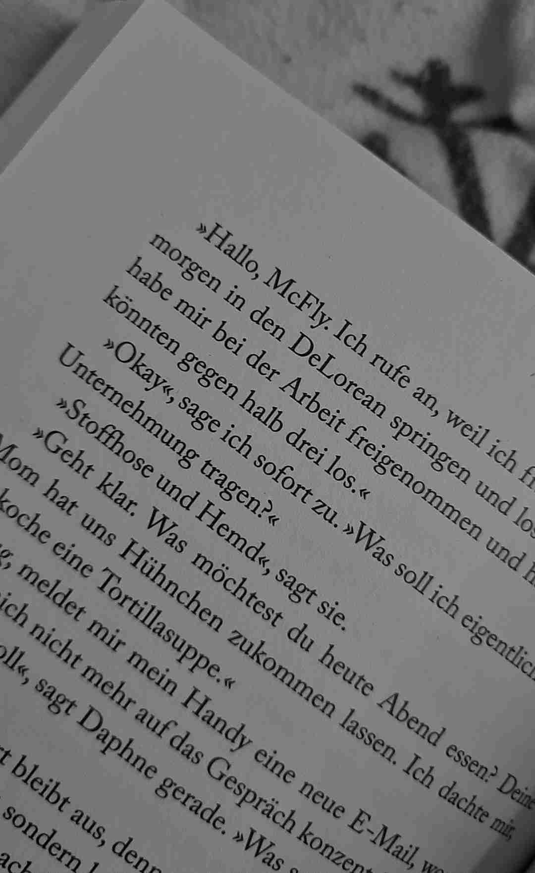 McFly- Hol den DeLorean, lass uns damit zurückfahren🚗💨
Rickie, du zartes Pflänzchen🥺🌱
Ich mochte dich schon in der Geschichte von Dylan und Chastity. Warst mein heimlicher Favorit und mit deiner eigenen Geschichte hast du mich gekriegt. Du hast auf all deine Fragen die richtigen Antworten bekommen und musstest nie alleine durch die brenzligen Situationen. Du hast es verdient, glücklich zu sein, Rick.🙏🏼