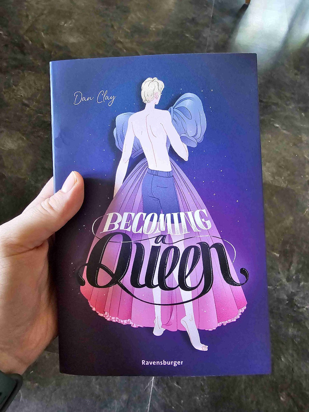Tolles Buch über Selbstfindung, Liebe, Freundschaft, das Anderssein und einem Schicksalsschlag .