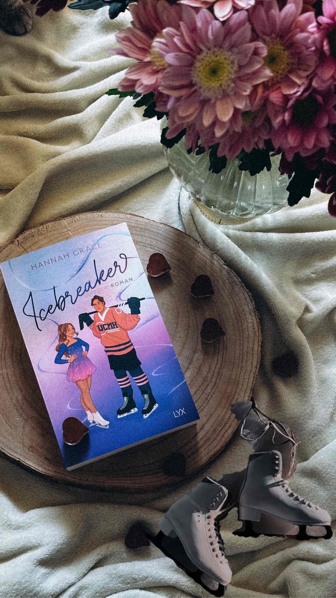 -«Seine Nähe ist berauschender als der Wein.»
Das Gleiche kann ich über dieses Buch sagen!💌