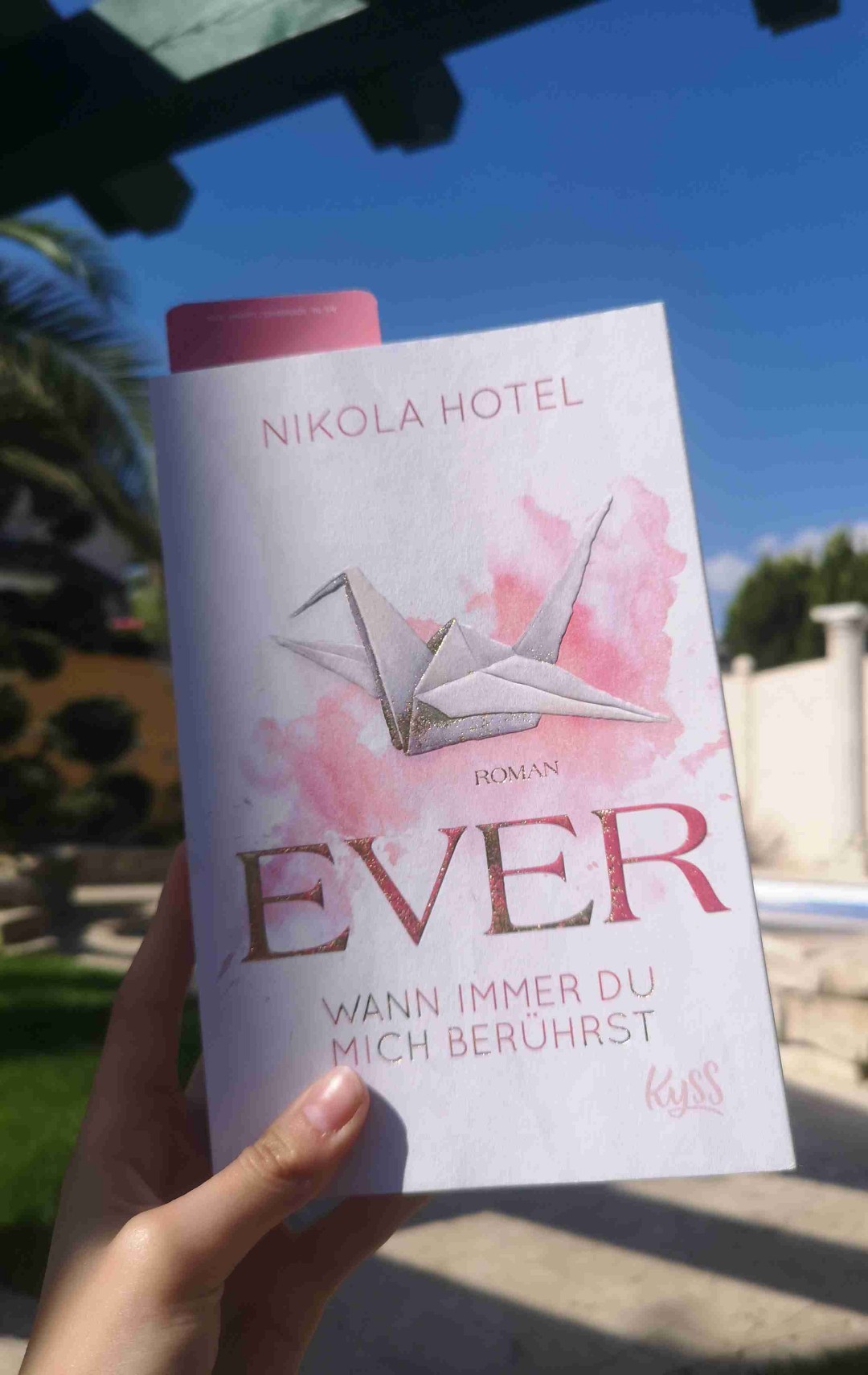 Ein echtes Herzensbuch. ☺️🌸💐

Ein sehr angenehmes Buch, ich habe es sehr geliebt. Die beiden Protagonisten Abbi und David sind mir sofort ans Herz gewachsen. Es ist mal sehr angenehm, dass die Protagonisten ihre Probleme wie Erwachsene lösen und nicht solch ein  "Drama" machen.  ✨