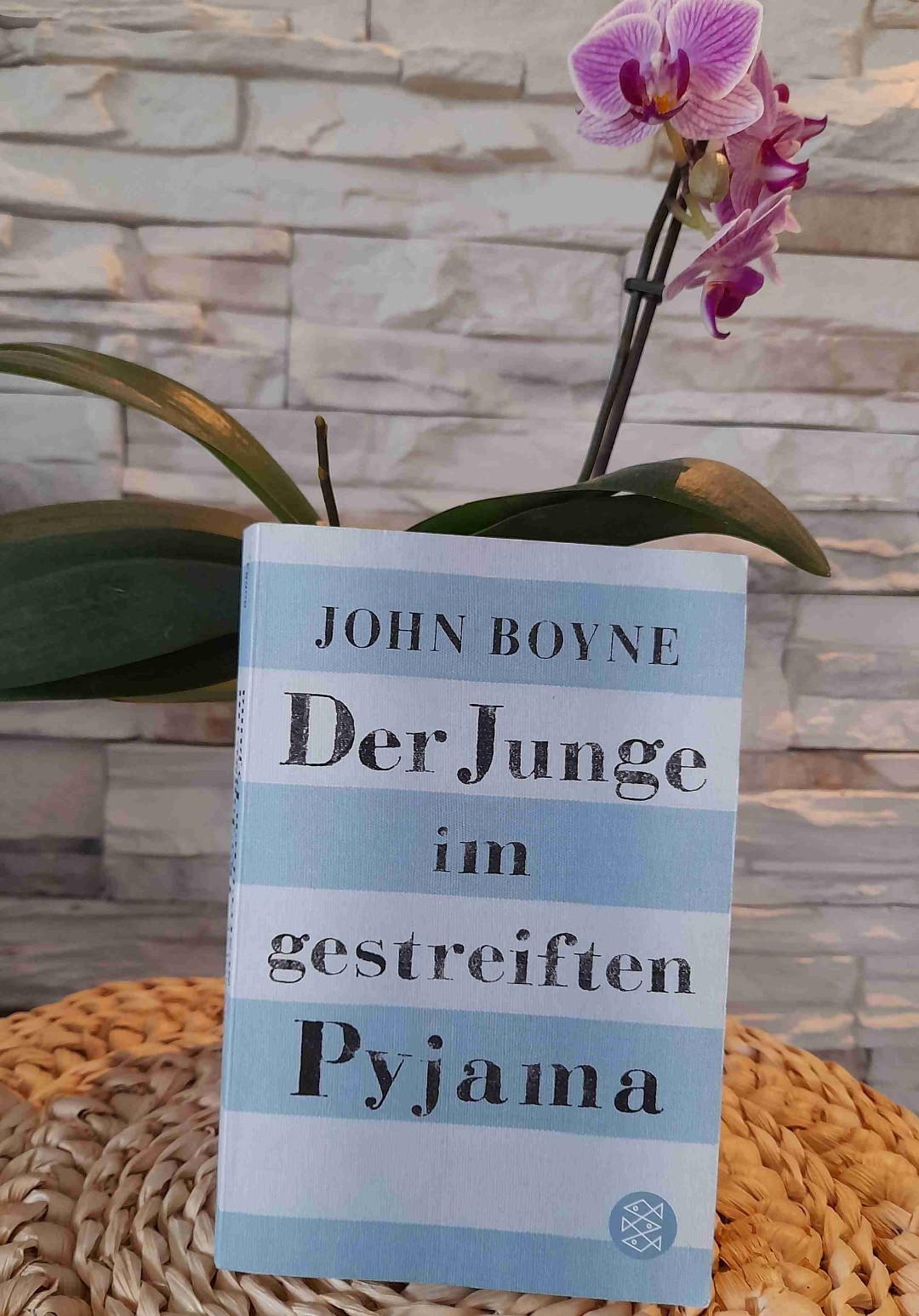 Wow! Was für ein traurig schönes Buch über ein schlimmes Thema, sensibel umgesetzt. Hut ab vor dem Autor!