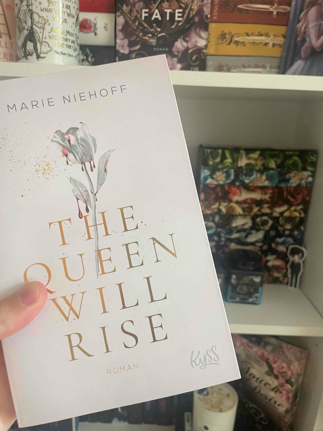 the queen will rise