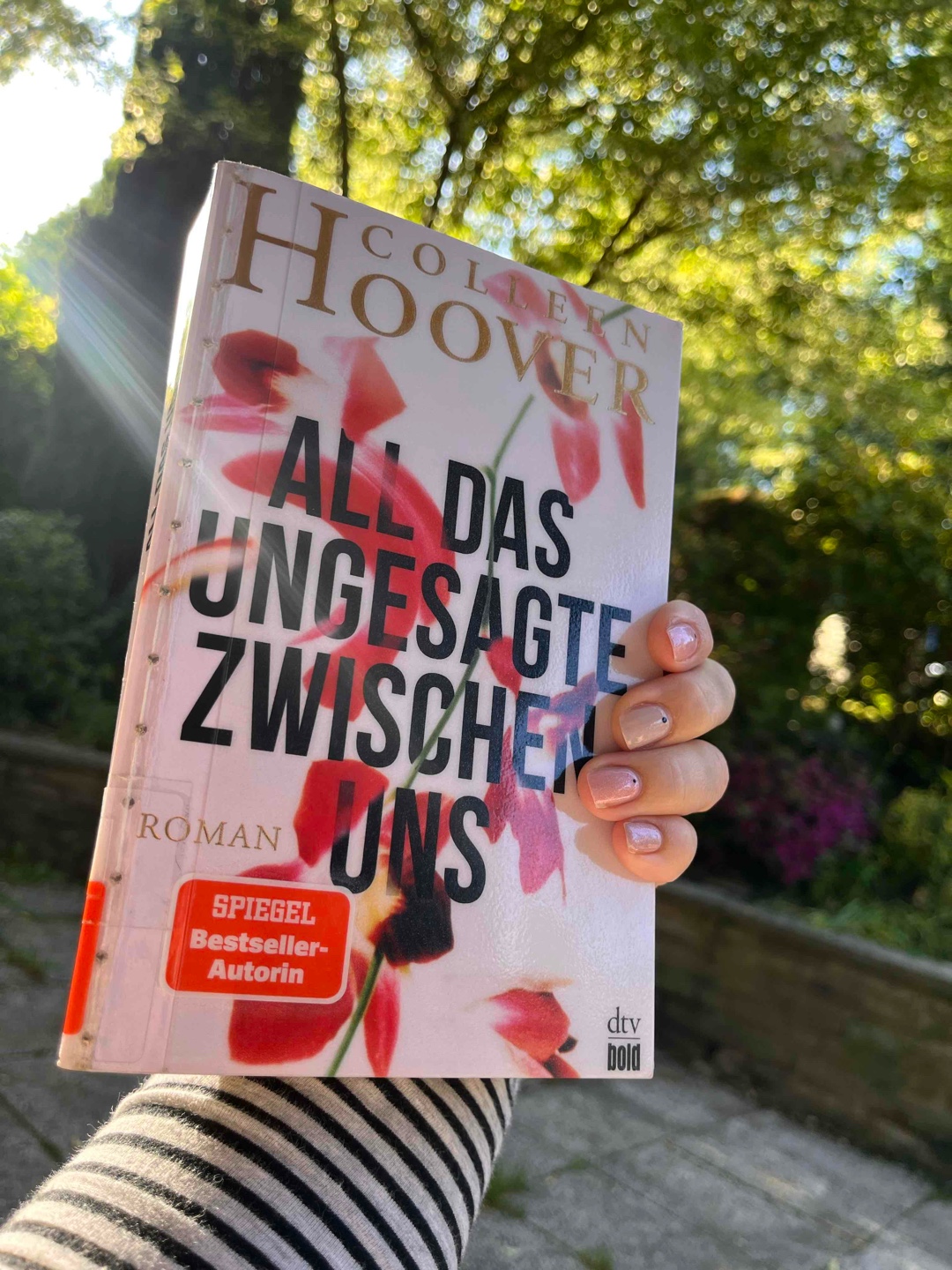 Absolute Empfehlung 

Ich bin ein wirklich großer Fan von Colleen Hoover. Und dieses Buch hat die anderen Bücher die ich von Ihr gelesen habe, einfach übertroffen. 
