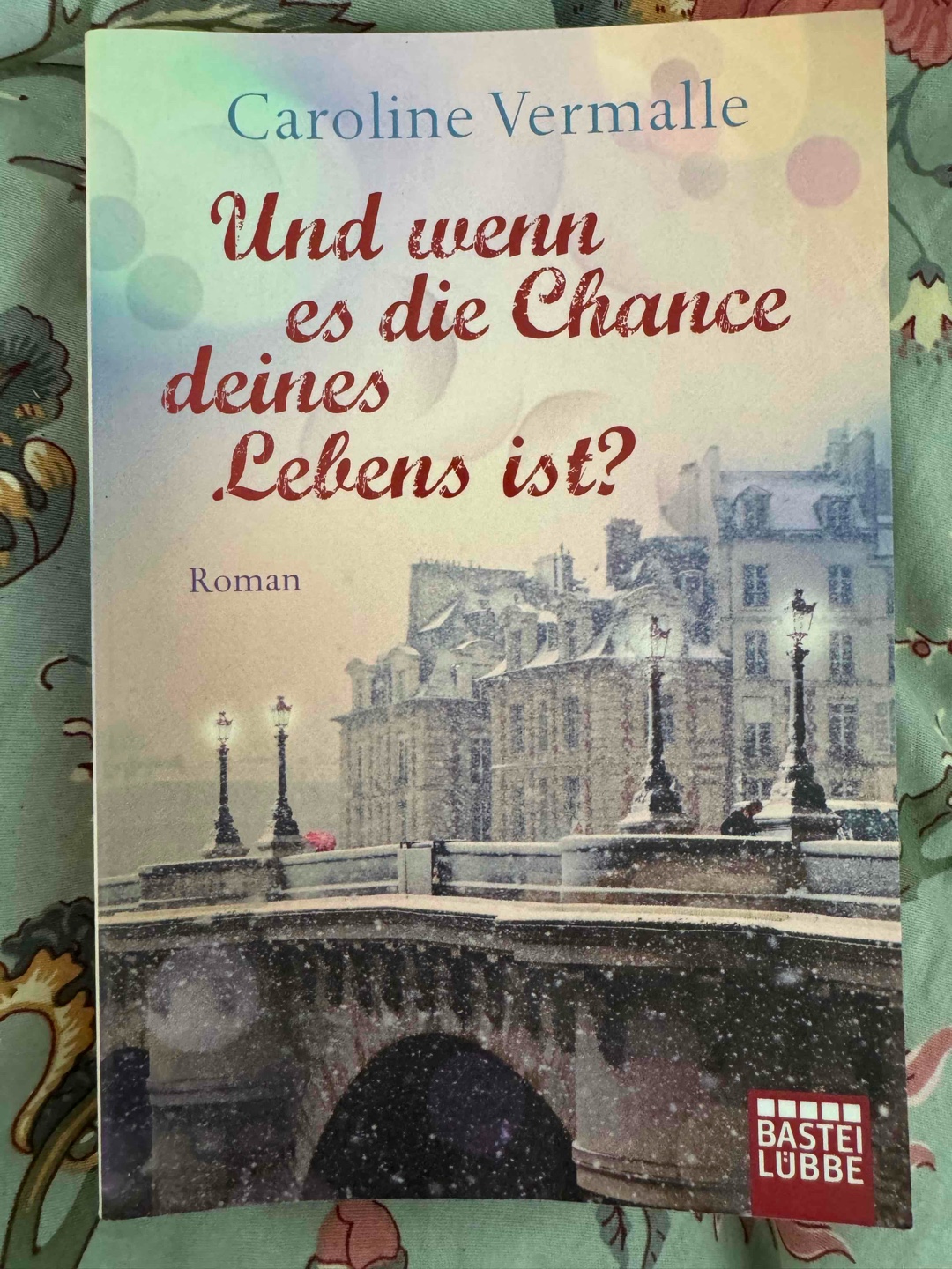 Die ersten Seiten ziehen sich etwas, aber dann nimmt die Story an Fahrt auf und ist bis zum Ende spannend!