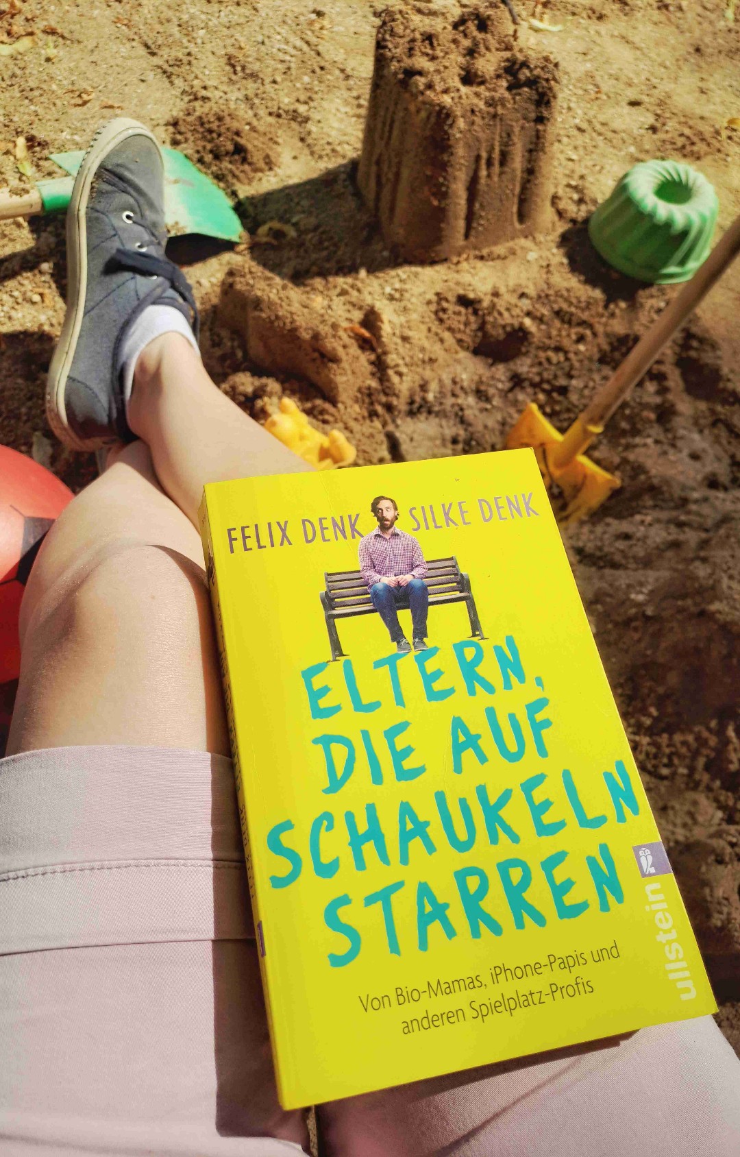 Eltern, die in Bücher starren...