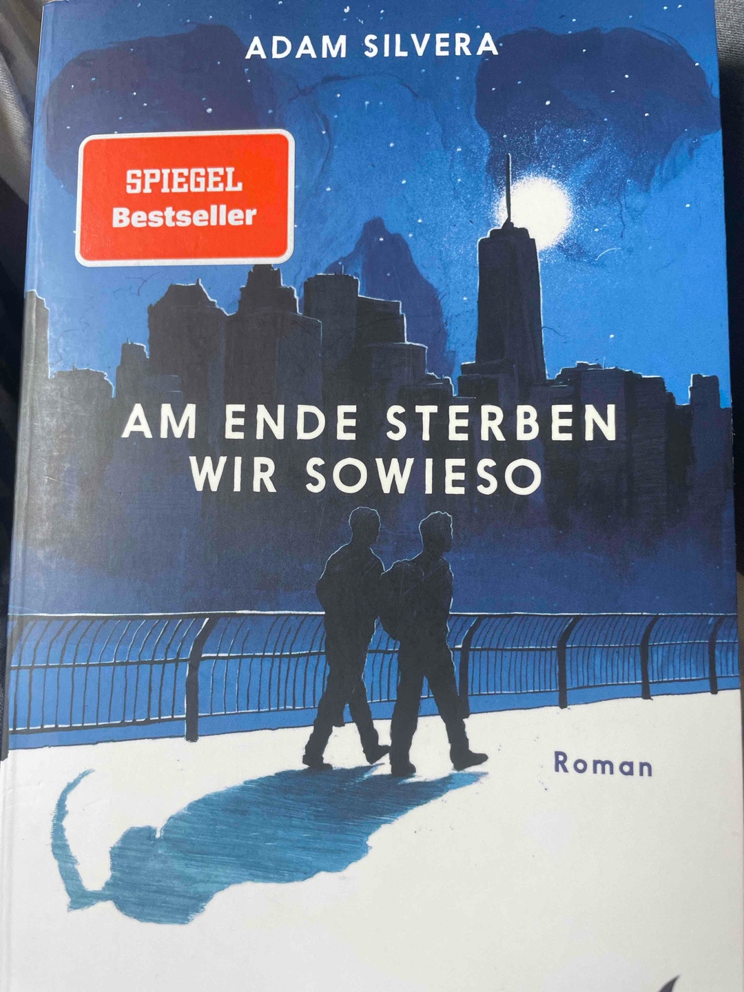 Ein ideales Buch für zwischendurch, das zum Nachdenken anregt und gleichzeitig unterhält.