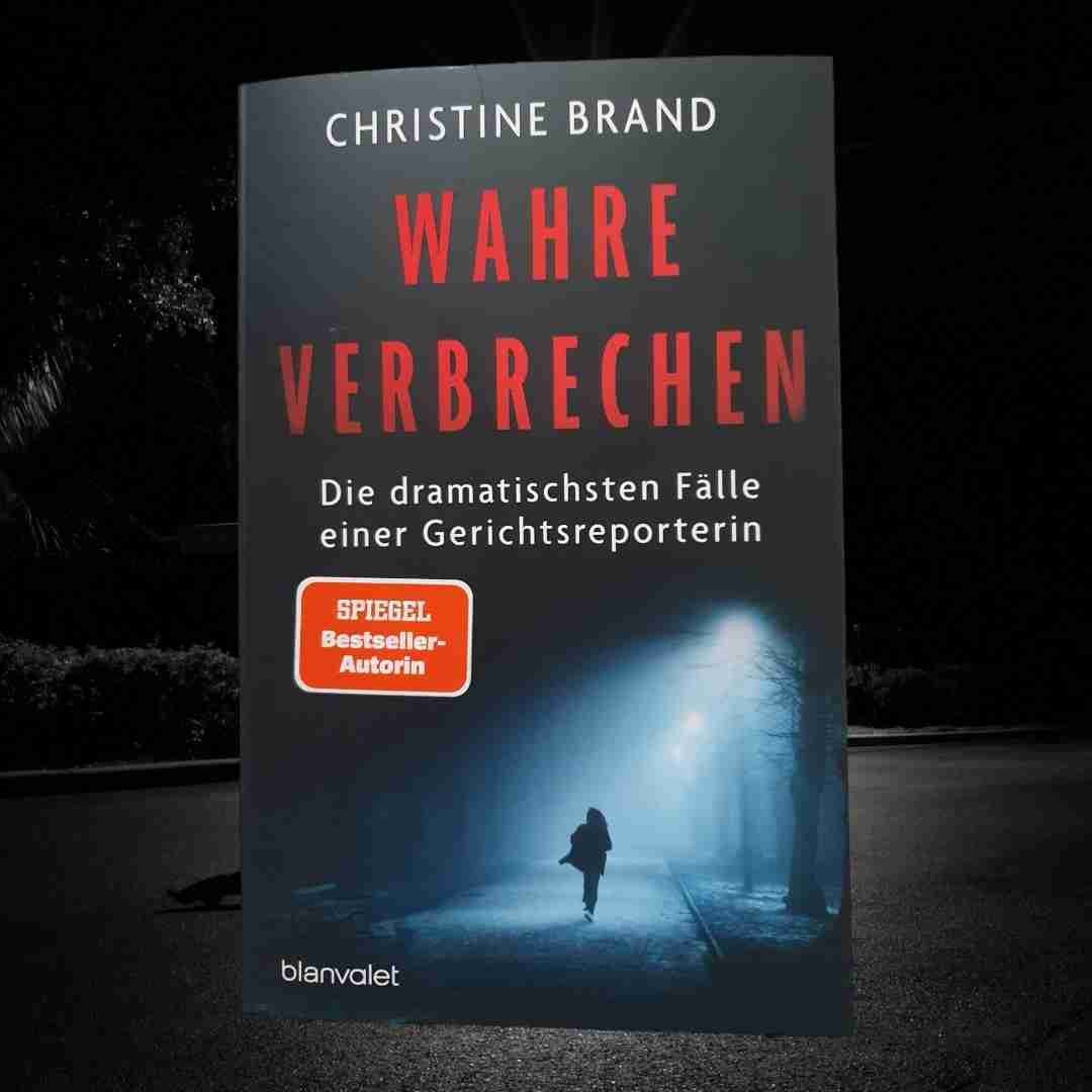 📚💜Sechs spannende und unfassbare Verbrechen!🤬
😲Nichts für Jeden/Jede!
Auch ich musste das Buch öfters mal zur Seite legen. 🙁😰😓
Manchmal müsste das Gesetz, dringend überarbeitet werden...😤