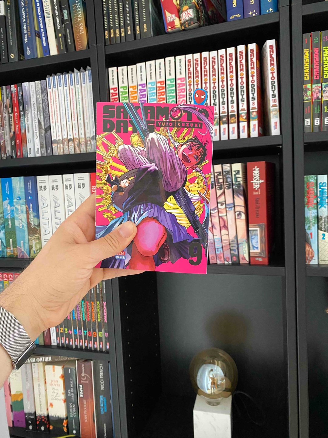 Auch hier wieder eine sehr ausgewogene Mischung aus Action und Humor. Das liebe ich so an dieser Reihe! Bin jetzt gerade wieder an chainsaw man dran und merke einfach wie gut die Zeichnungen von Yuto Suzuki im Vergleich sind!