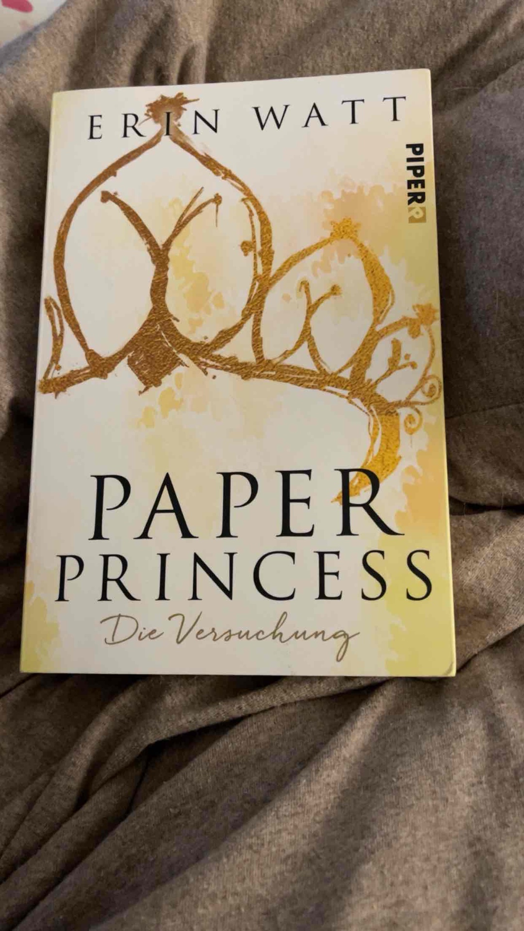 Wow. Ein fesselndes Buch. Die Story einfach wunderbar hab keine richtigen Worte dafür.