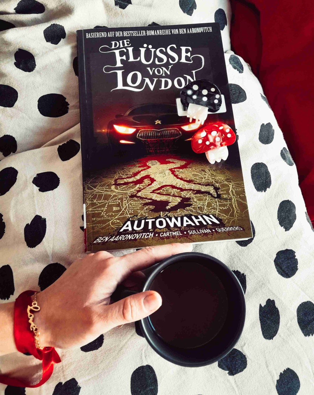 Eigentlich bin ich nicht so der Auto-Fan, aber in dieser Geschichte hat das einfach so gut gepasst. Ich konnte einfach nicht mehr aufhören, zu lesen! 5 Sterne von mir für Autowahn ⭐️⭐️⭐️⭐️⭐️