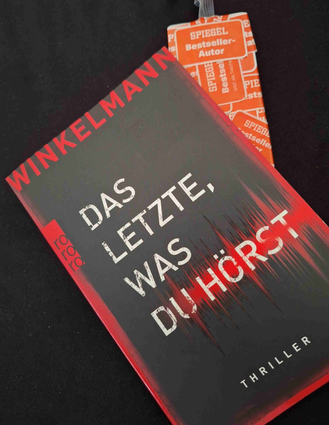 Zuerst konnte mich dieser Thriller nicht ganz abholen, jedoch konnte ich ihn ab der Hälfte nicht mehr weglegen