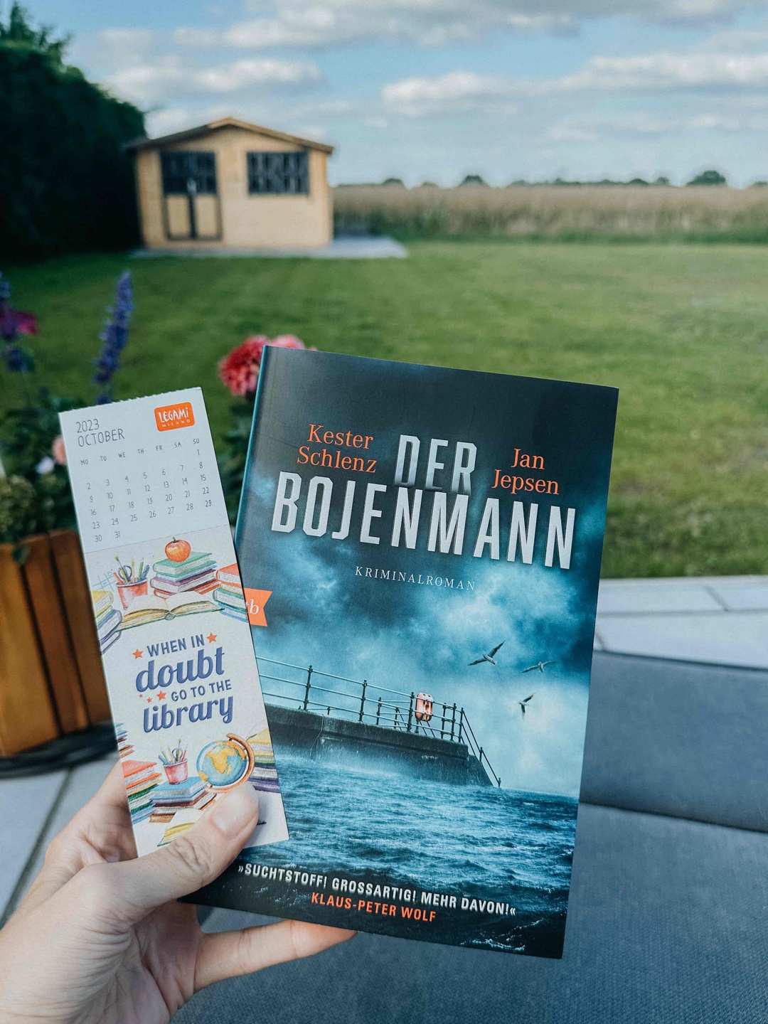 Kurzweilig und gut - das Ende hätte aber gern etwas verbindlicher sein dürfen :)