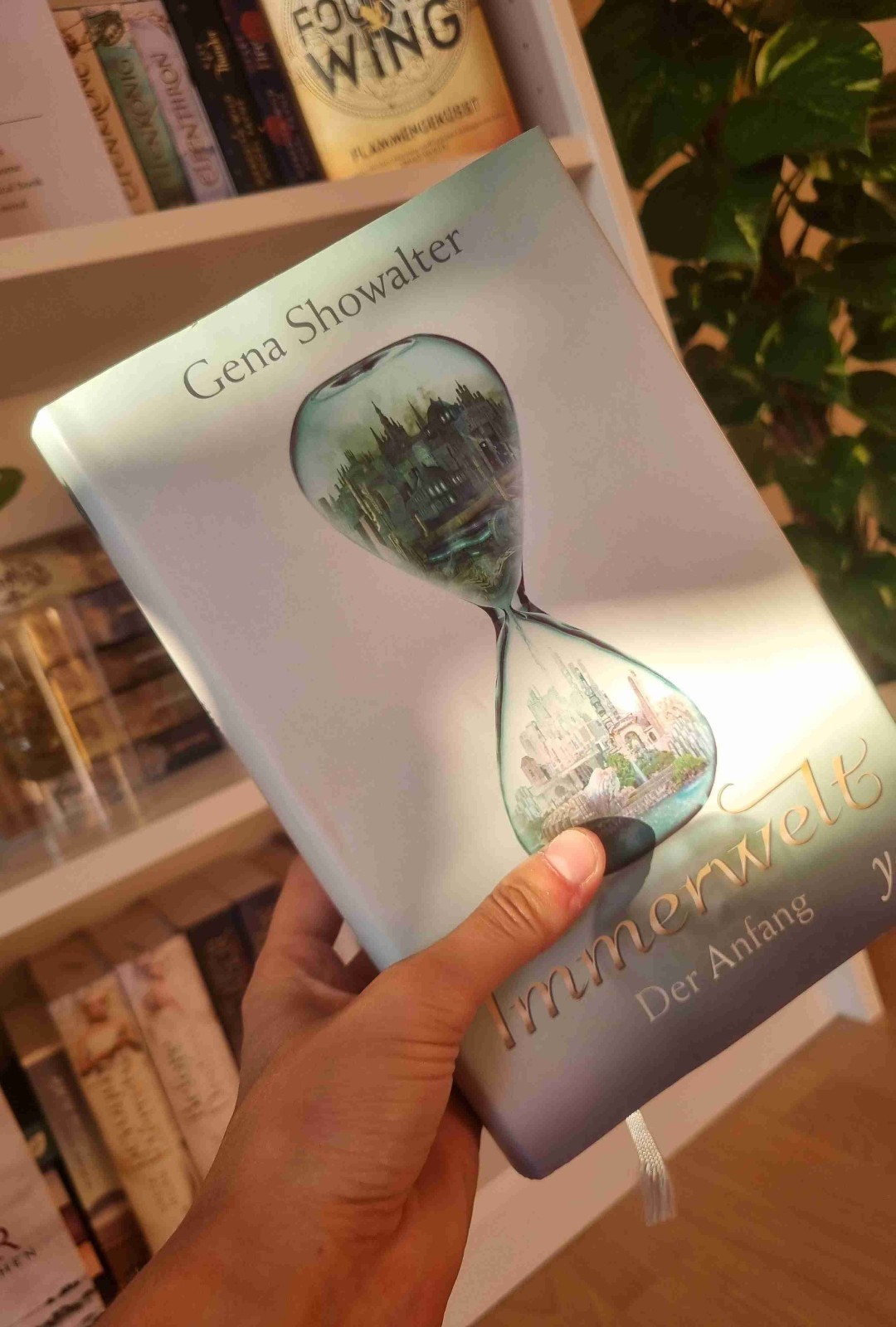 Die Geschichte ist einfach toll. ❤️Eine Entscheidung zu treffen wäre auch mir bis zum Schluss schwer gefallen. Das Buch reist einen mit und lässt einen nicht mehr los. ❤️