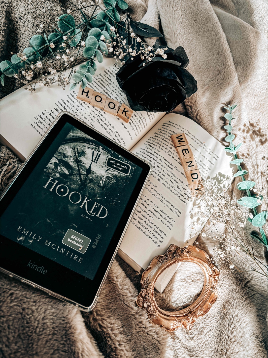 𝐹𝓊̈𝓇 𝒿𝑒𝒹𝑒𝓃, 𝒹𝑒𝓇 𝓈𝒸𝒽𝑜𝓃 𝑒𝒾𝓃𝓂𝒶𝓁 𝒹𝑒𝓇 𝒮𝒸𝒽𝓊𝓇𝓀𝑒 𝒾𝓂 𝐿𝑒𝒷𝑒𝓃 𝑒𝒾𝓃𝑒𝓈 𝒶𝓃𝒹𝑒𝓇𝑒𝓃 𝓌𝒶𝓇.
»𝐸𝓇𝒾𝓃𝓃𝑒𝓇𝑒 𝒹𝒾𝒸𝒽 𝒹𝒶𝓇𝒶𝓃, 𝒹𝒶𝓈𝓈 𝒶𝓁𝓁𝑒 𝒮𝒾𝓉𝓊𝒶𝓉𝒾𝑜𝓃𝑒𝓃, 𝒹𝒾𝑒 𝓈𝒾𝒸𝒽 𝒹𝓊̈𝓈𝓉𝑒𝓇 𝒶𝓃𝒻𝓊̈𝒽𝓁𝑒𝓃, 𝓃𝓊𝓇 𝓋𝑜𝓇𝓊̈𝒷𝑒𝓇𝑔𝑒𝒽𝑒𝓃𝒹 𝓈𝒾𝓃𝒹.
𝒩𝒾𝒸𝒽𝓉 𝒹𝒾𝑒 𝒰𝓂𝓈𝓉𝒶̈𝓃𝒹𝑒 𝒷𝑒𝓈𝓉𝒾𝓂𝓂𝑒𝓃 𝒹𝑒𝒾𝓃𝑒𝓃 𝒲𝑒𝓇𝓉, 𝓈𝑜𝓃𝒹𝑒𝓇𝓃 𝓌𝒾𝑒 𝒹𝓊 𝒹𝒾𝒸𝒽 𝒶𝓊𝓈 𝒹𝑒𝓇 𝒜𝓈𝒸𝒽𝑒 𝑒𝓇𝒽𝑒𝒷𝓈𝓉, 𝓌𝑒𝓃𝓃 𝒶𝓁𝓁𝑒𝓈 𝓋𝑒𝓇𝒷𝓇𝒶𝓃𝓃𝓉 𝒾𝓈𝓉.« 🔥