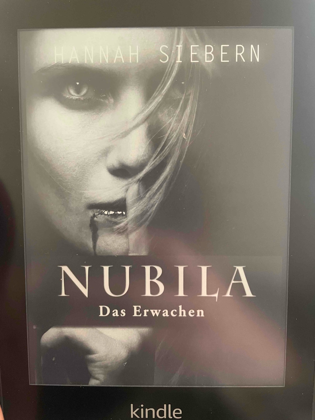 Endlich mal wieder ein Fantasybuch dass mich richtig abholen konnte. Es war spannend, es war abwechslungsreich und ich habe die Hauptprotagonisten Kathleen und Jason wirklich gemocht. Auch die „bösen“ Charaktere waren gut umgesetzt. Ich freu mich auf die weiteren Bände der Reihe :)