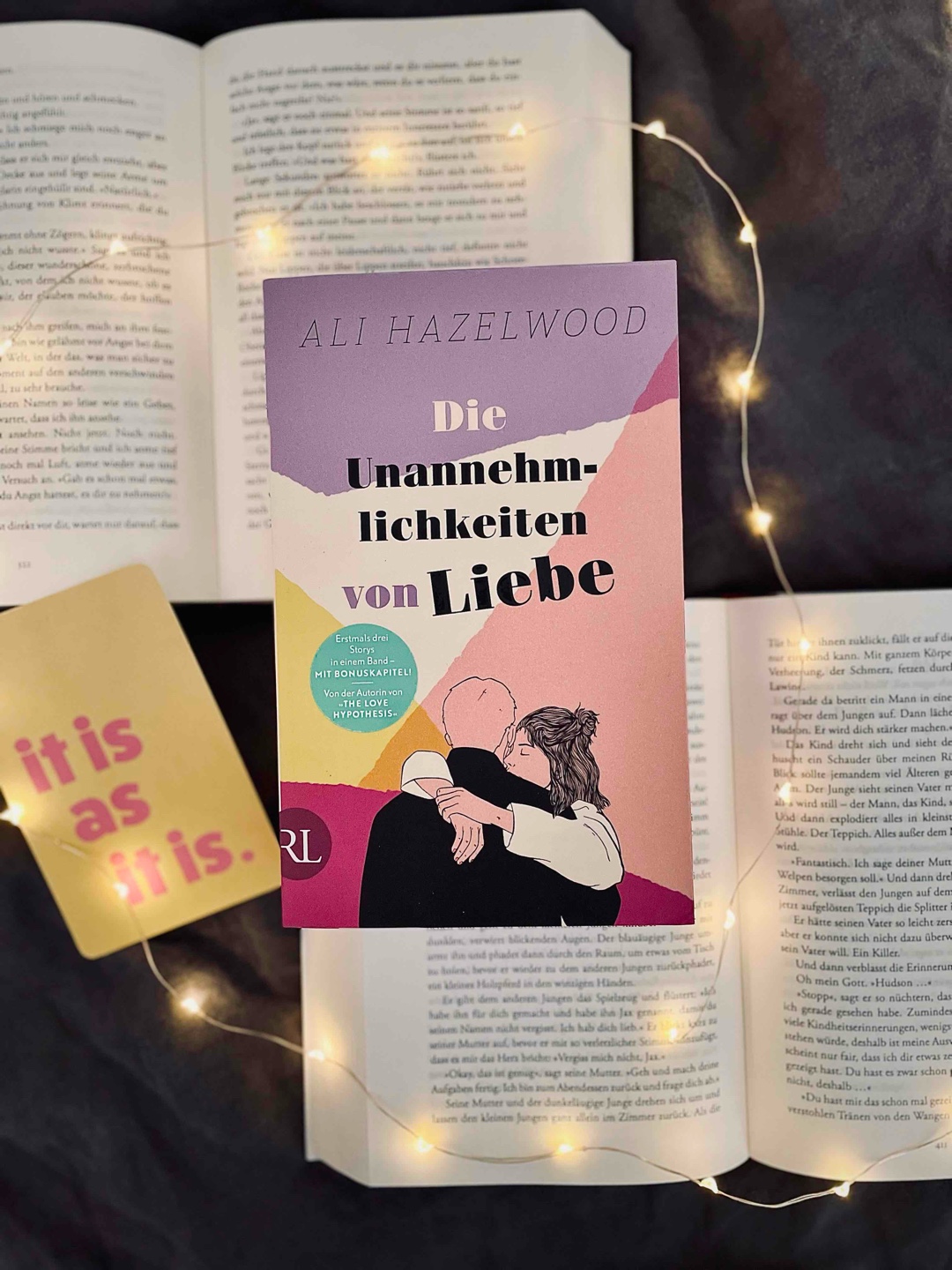 „Also was stimmt nicht mit William K.? Klappt er den Klositz nach dem Pinkeln nicht wieder runter?“
„Sadie, ich weiß, dass du diesen Typen echt gernhast. Ich weiß, dass es verdankt wehtun wird, sollte er beschließen, dich nicht mehr in seinem Leben haben zu wollen, und dass du dich im Voraus zurückziehen willst, um dich zu schützen. Aber wenn du ihm nicht wenigstens eine Chance gibst, sich für dich zu entscheiden, wirst du ihn mit Sicherheit für immer verlieren.“