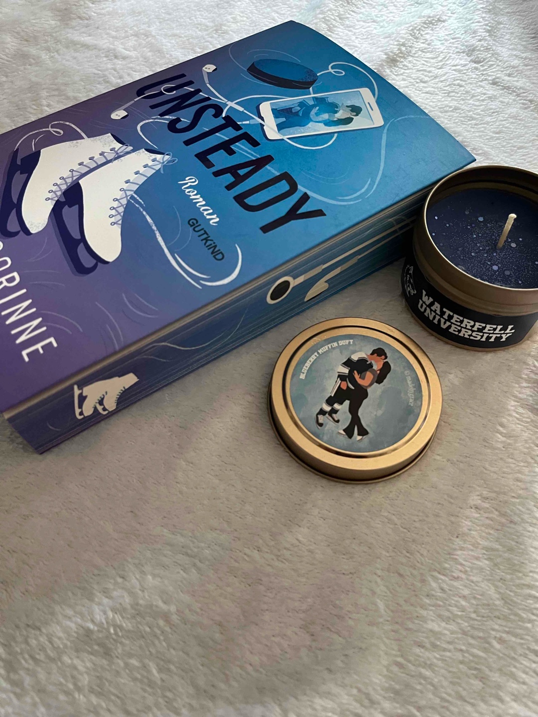 Golden Retriever Eishockey-Boy trifft auf bisschen kratzbürstige Eistänzerin 😁