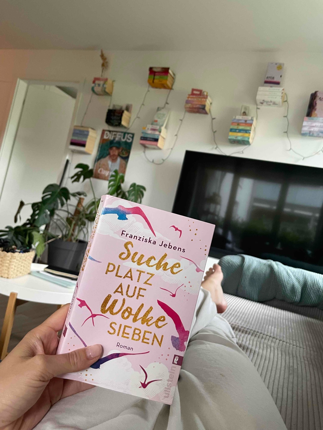 Irgendwie fand ich die Geschichte von Marlene schon süß! Eine totale powerfrau!
Fast am besten hat mir noch der Brief der Autorin an die Leserinnen gefallen! … 🤗
Ein sommerlicher romantischer Ausflug nach Hamburg. 🧡