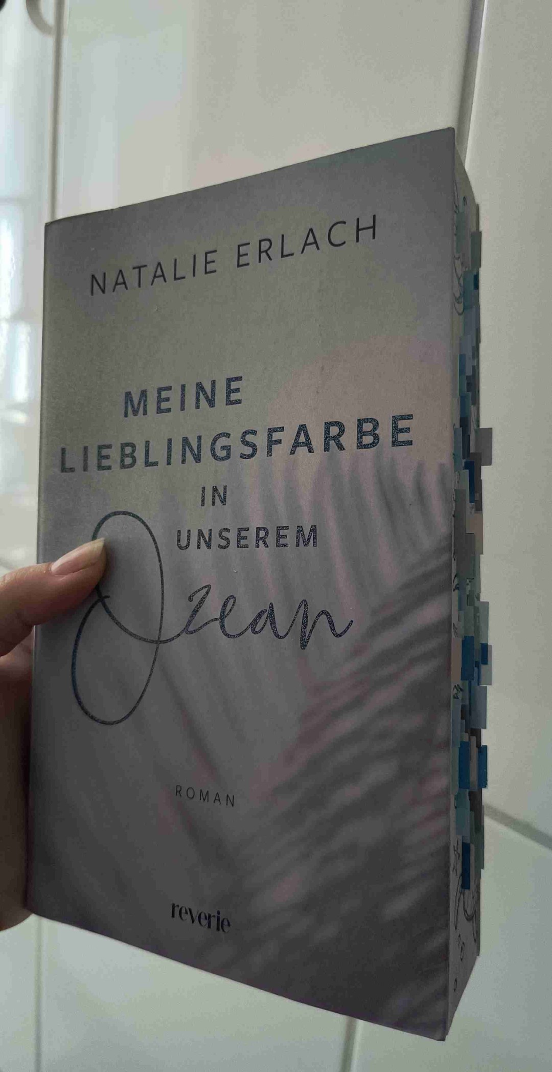 EIN KLEINES BISSCHEN >>VERLIEBEN<< WAR OKAY.

EIN BISSCHEN >>VERLIEBEN<< TAT NICHT WEH.