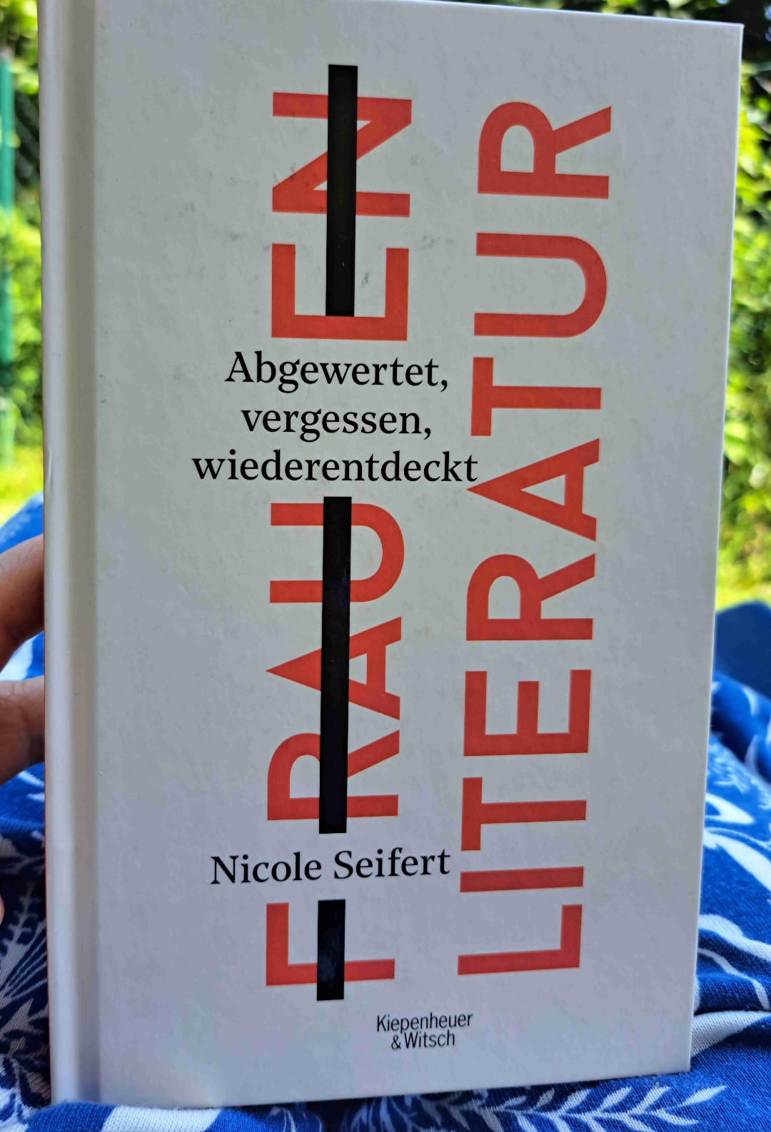 Gehört in JEDES Buchregal/ JEDEM HAUSHALT