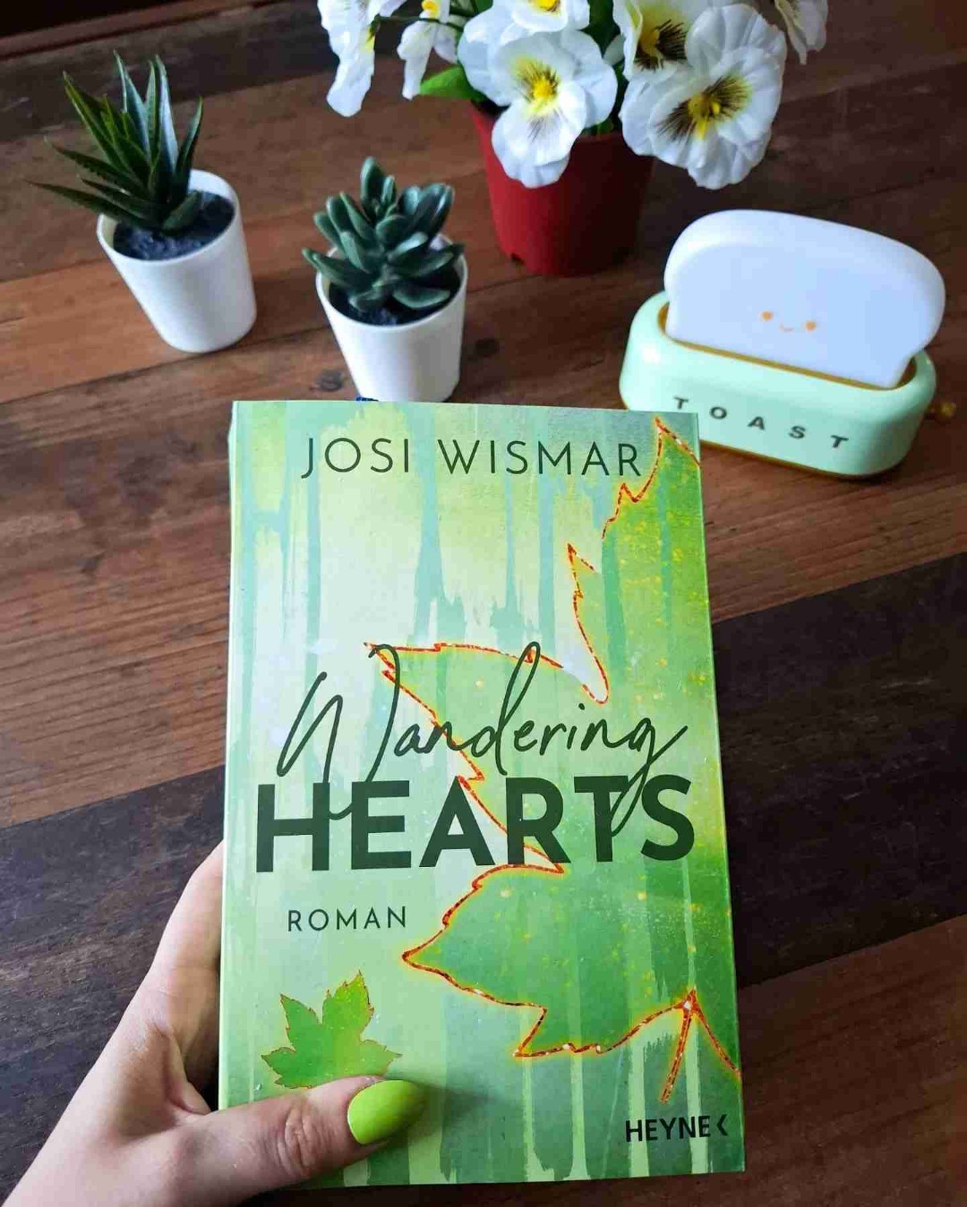 🌟Rezension🌟
Ich habe das Buch "Wandering Hearts" von @josiwismar was mir vom @team.bloggerportal bereit gestellt wurde, beendet 🥰 Vielen Dank dass ich das Buch lesen durfte 🫶🏻❤️