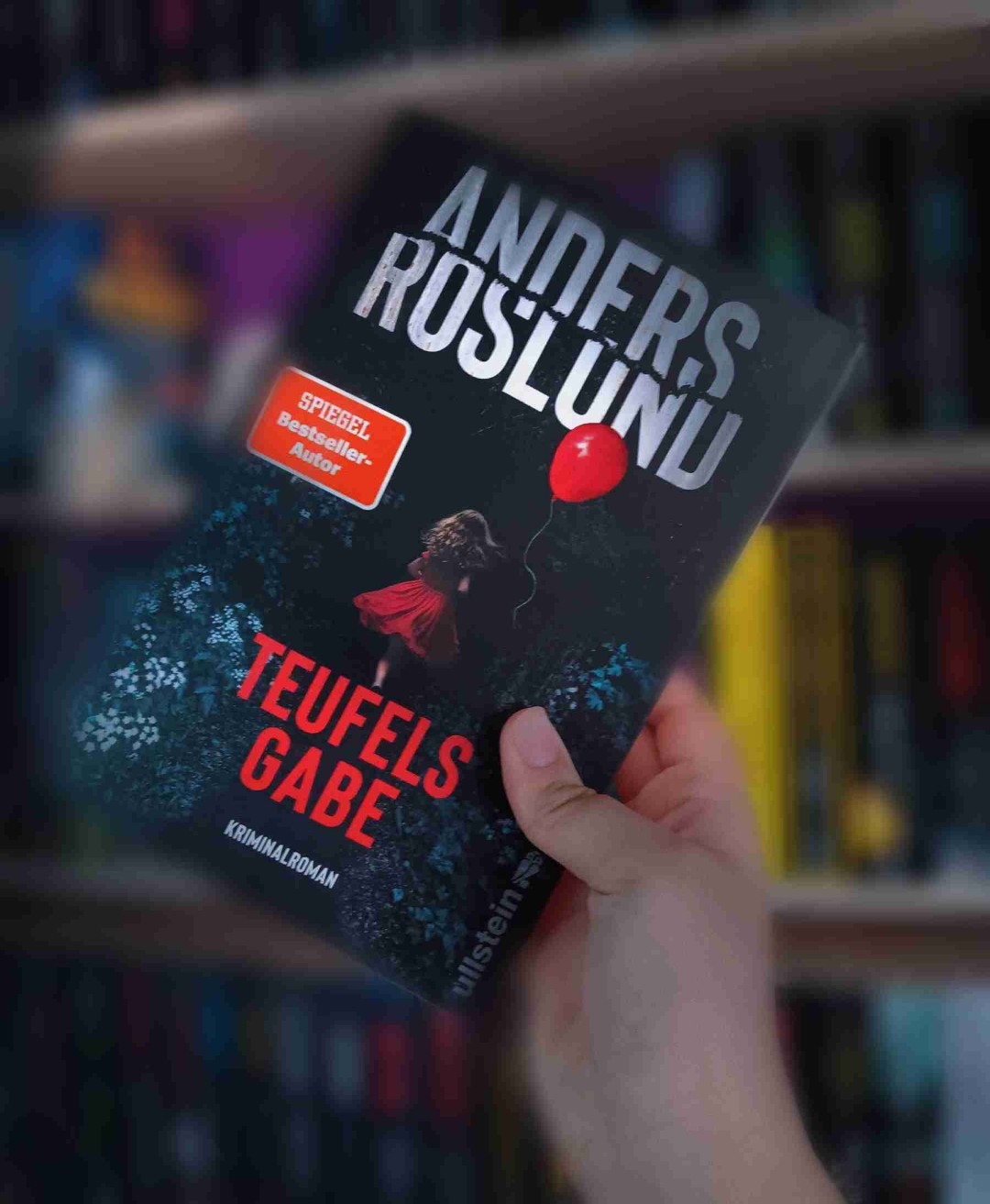 WOW das war echt sehr Gruselig und sehr spannend, ich konnte es nicht mehr aus den Händen legen, einfach Jede Seite / Kapitel war spannend, das sollte man gelesen haben.