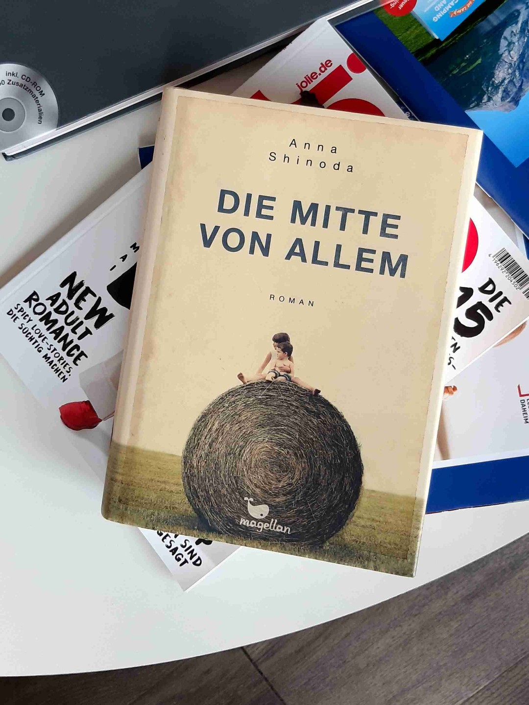 Wunderschöne Coming of Age-Geschichte, sehr gut geschrieben, einfühlsam, gleichzeitig tragisch, hoffnungsvoll und leicht. Eine tolle Autorin, die hoffentlich irgendwann mal ein weiteres Buch schreiben wird.