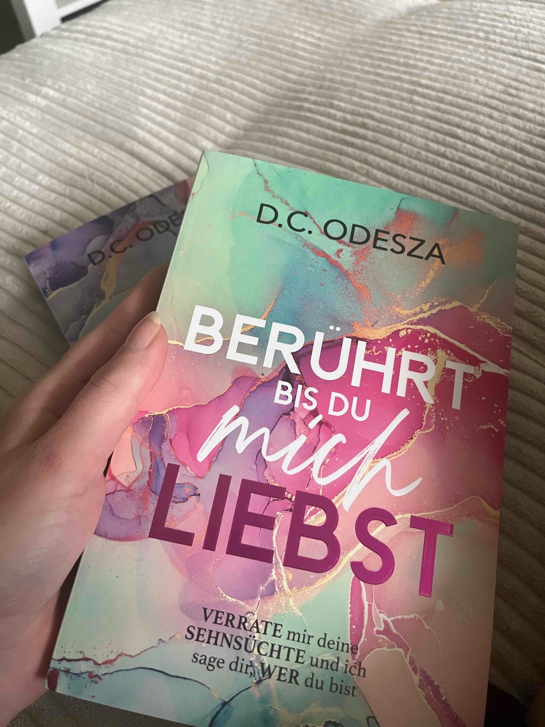 Ein unglaublich Tolles Buch, es hat mich direkt ab der ersten Sekunde in seinen Bann gezogen
