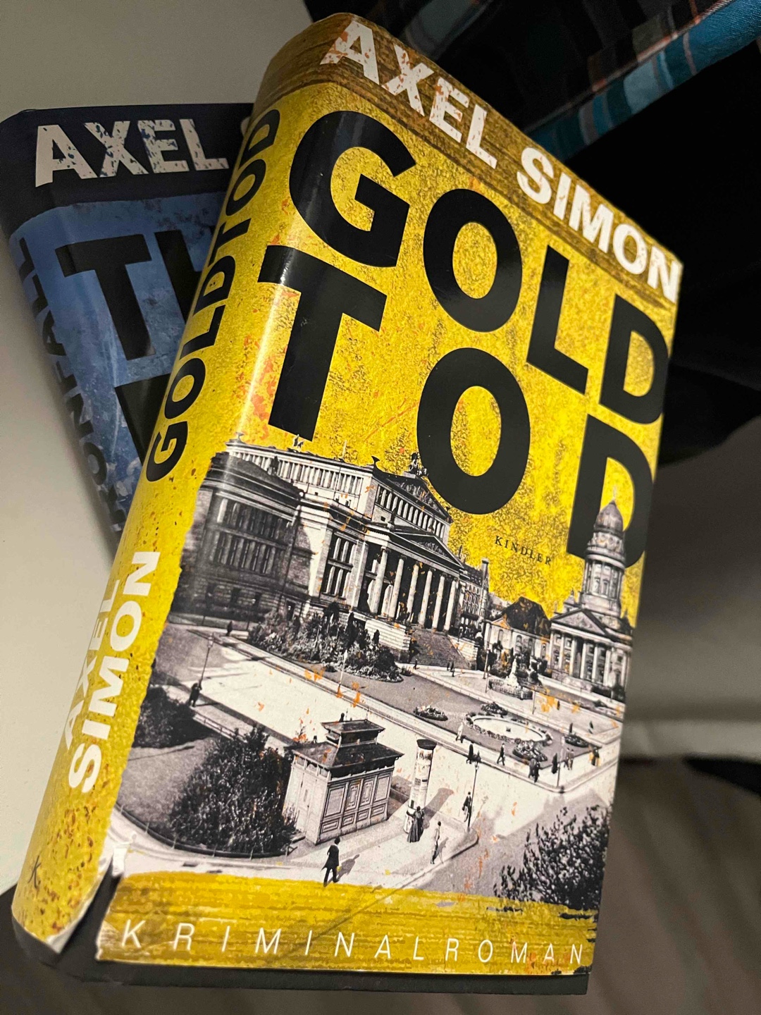2. Teil der Landow Trilogie. Man taucht in das späte 19. Jahrhundert ein. Humorvoll geschrieben, interessante tiefgründige Charaktere. Und direkt weiter geht’s mit Teil 3. Freue mich drauf ;-)