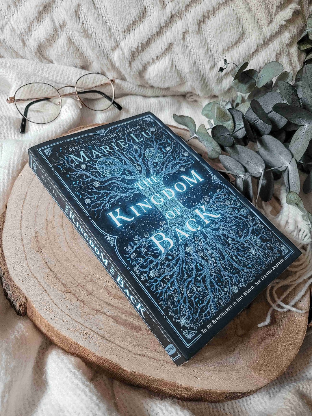 Amazing! Historical Fantasy at its best! 🖤
