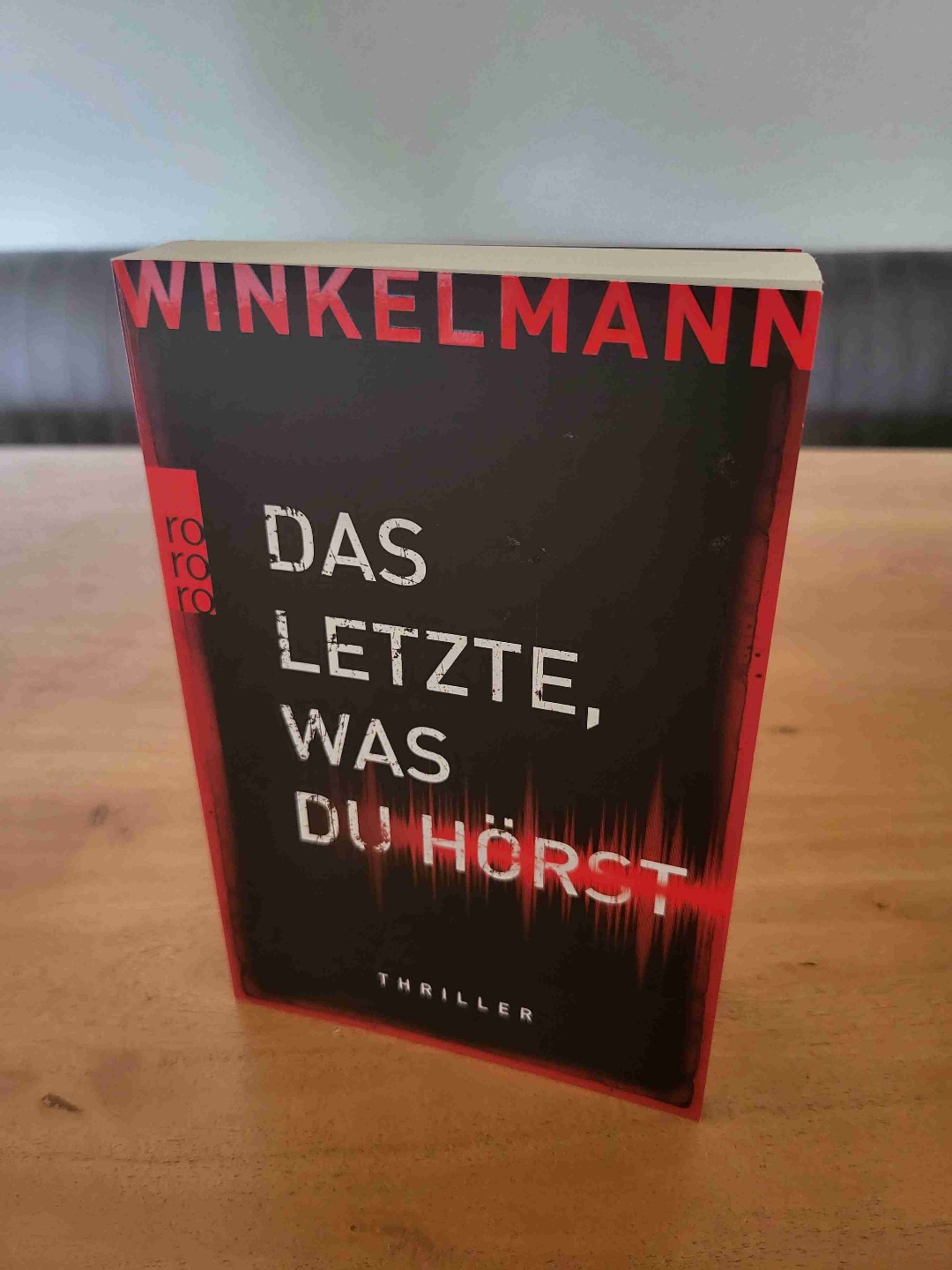 Ich kenne bessere Bücher des Autors. Dennoch ist es ein unfassbares Talent, dass man trotzdem an den Geschichten kleben bleibt, um ja nichts zu verpassen...