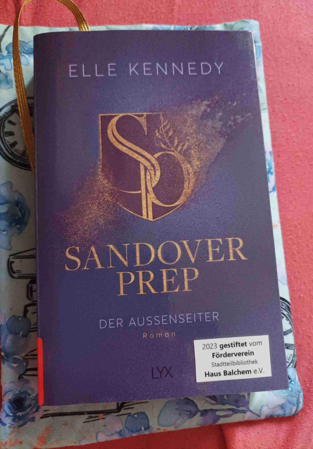 Die Story hat mir sehr gut gefallen auch wenn es aus verschiedenen Charakteren geschrieben ist. RJ, Sloane, Fenn, Silas, Lawson 
Bin gespannt wie band 2 ist. 