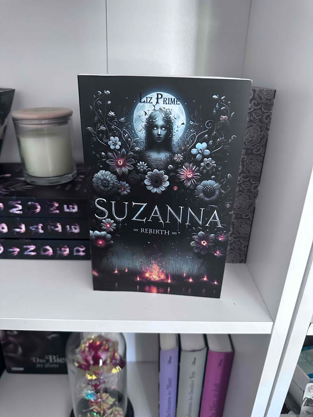 Ich hatte hohe Erwartungen an dieses Buch aber es hat mich sehr enttäuscht. Alles war sehr oberflächlich und als Gott ins Spiel kam war für mich komplett vorbei.
Versteht mich nicht falsch, es geht nicht um Gott allgemein, sondern das die Geschichte immer absurder wurde.
Aber der schreibstil war gut 😅