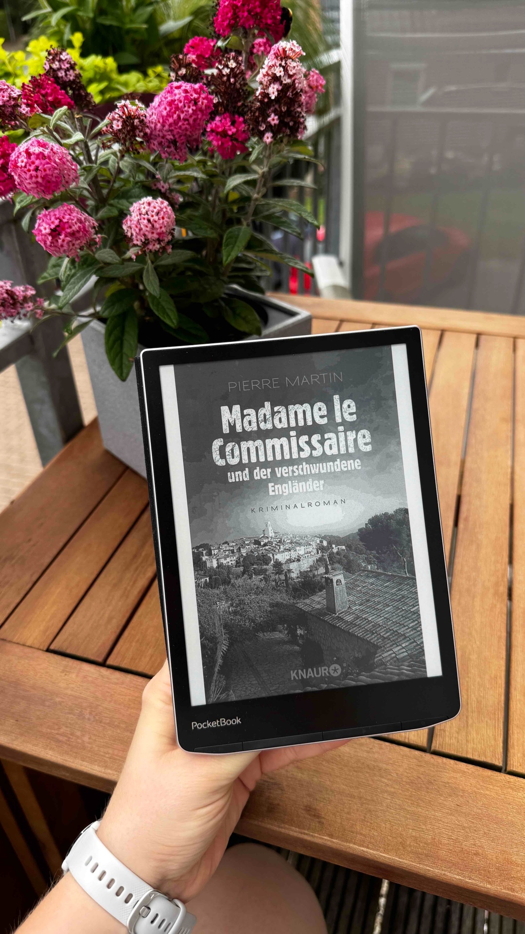 Hoffe ich habe bald die Möglichkeit weitere Bücher von Pierre Martin zu lesen! Richtig guter Kriminalroman!