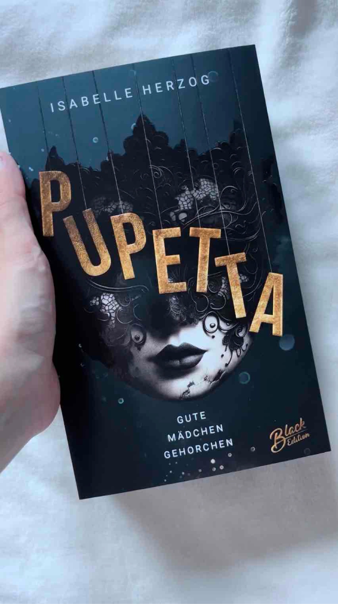 Dieses Buch ist absolut crazy, aber es ist eins meiner neuen Lieblingsbücher.