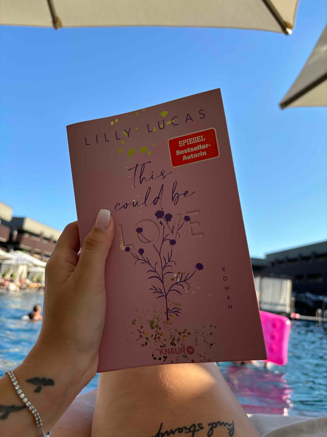 Endlich mal wieder ein 5⭐️ Buch! Ein Buch mit viel Herz und sehr schön geschrieben!